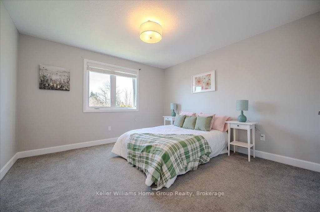 479 St George Street photo 30