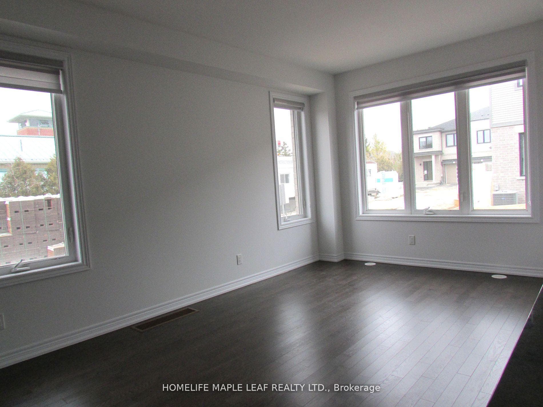 48 Sorbara Way photo 9