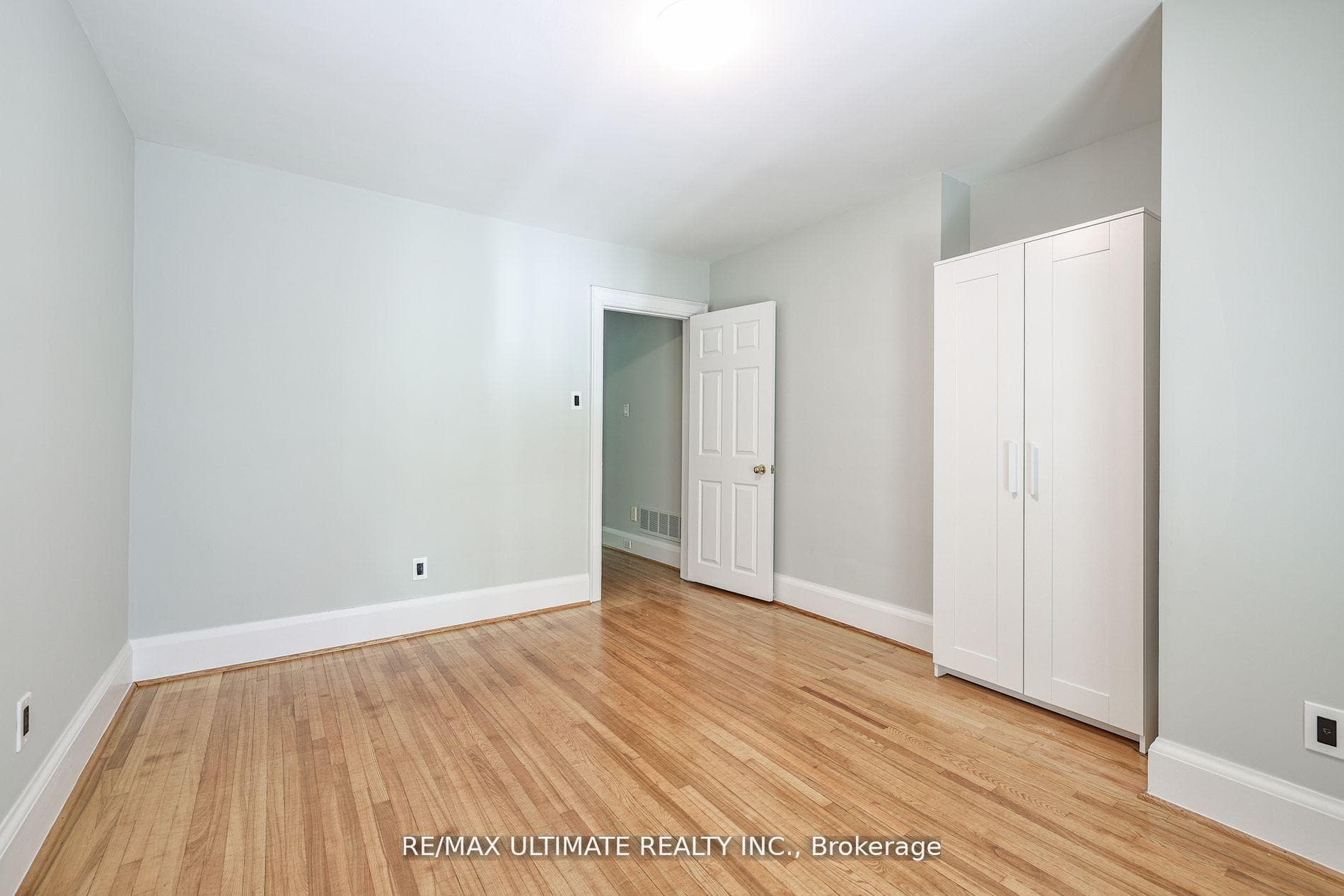 109 Parkhurst Boulevard photo 19