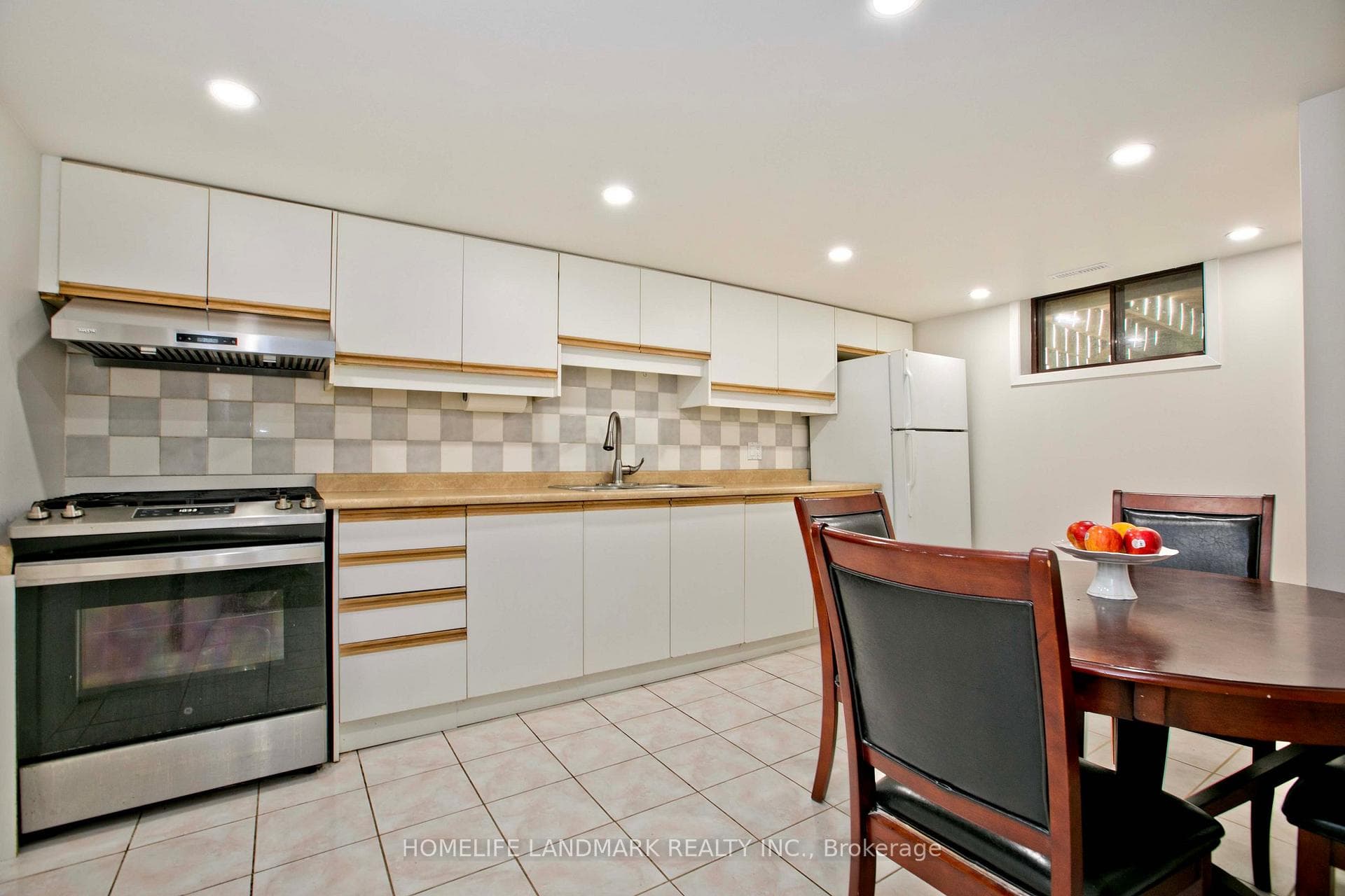 39 La Peer Boulevard photo 21
