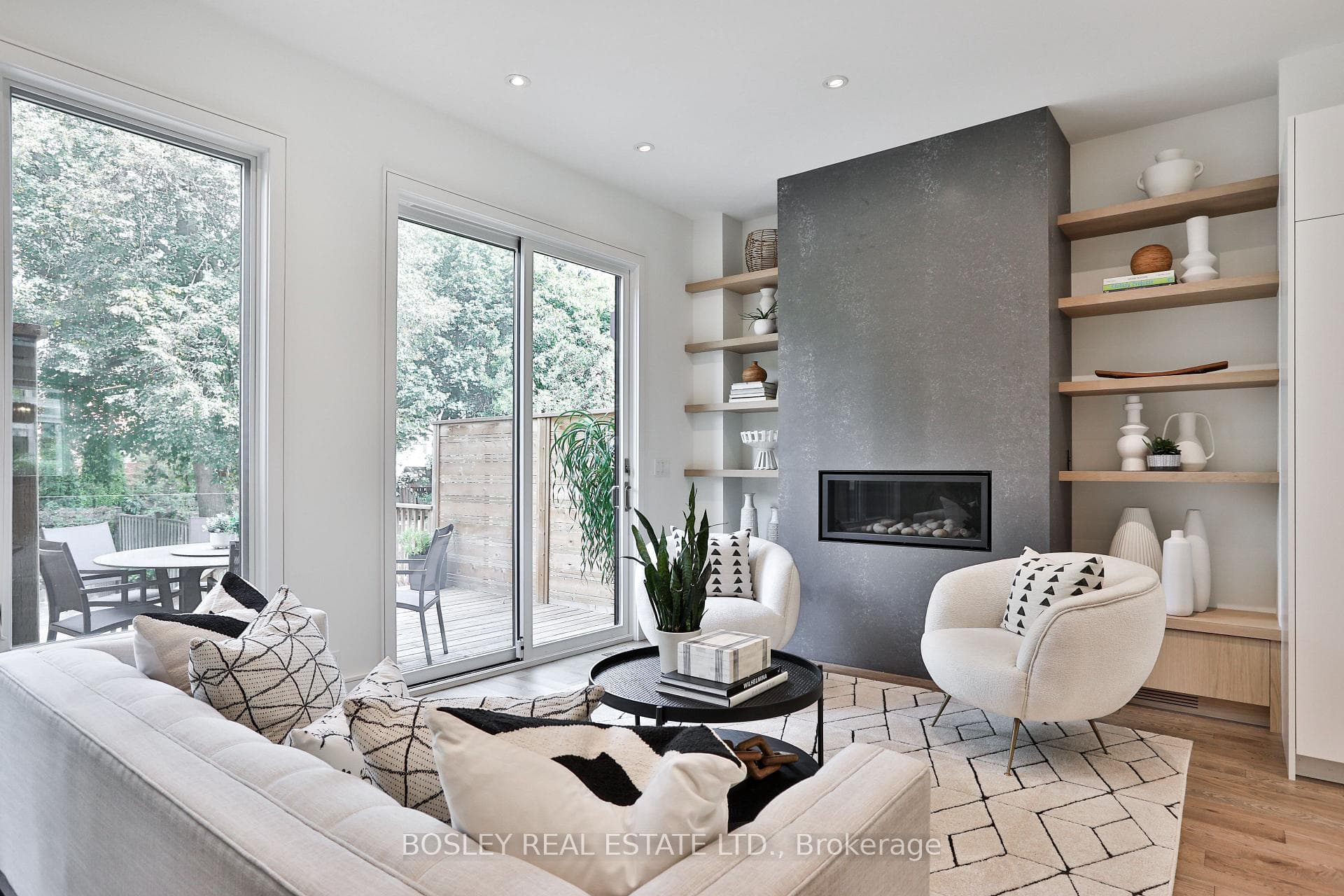 150 Albertus Avenue photo 16