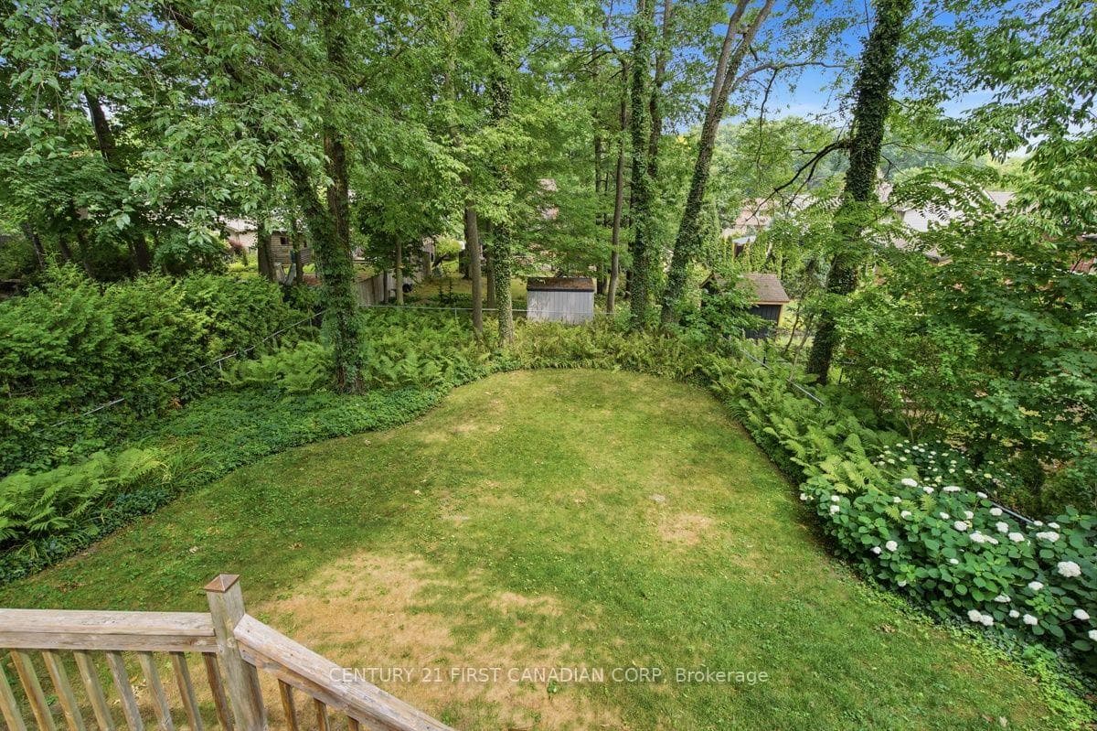 46 Ski Valley Crescent photo 27
