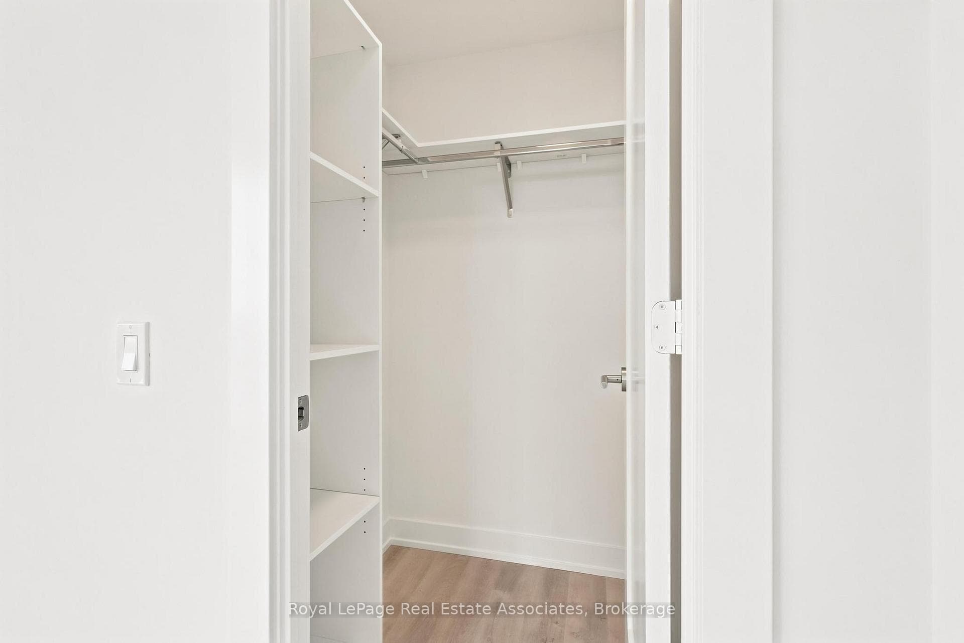 25 Cordova Avenue Unit 1812 photo 18