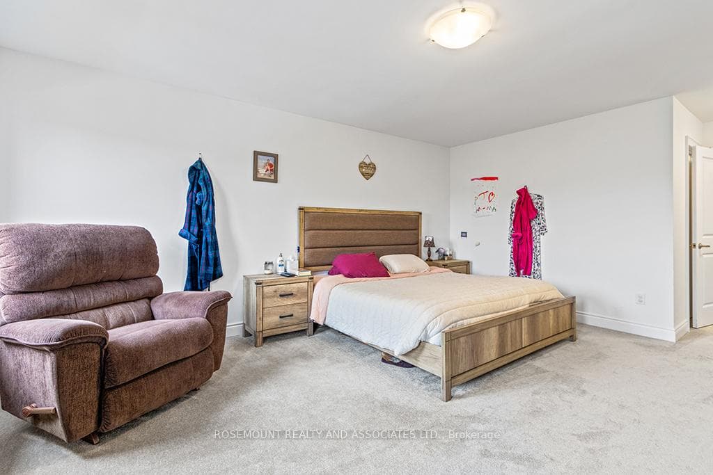 107 Werry Avenue photo 26