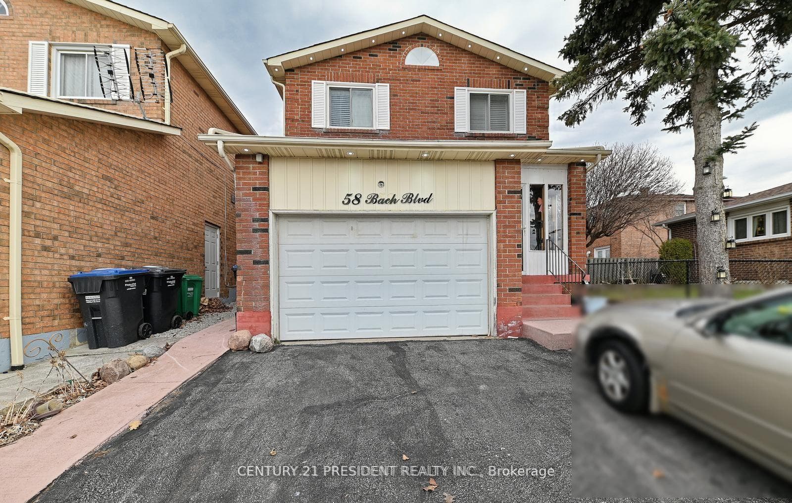58 Bach Boulevard photo 1