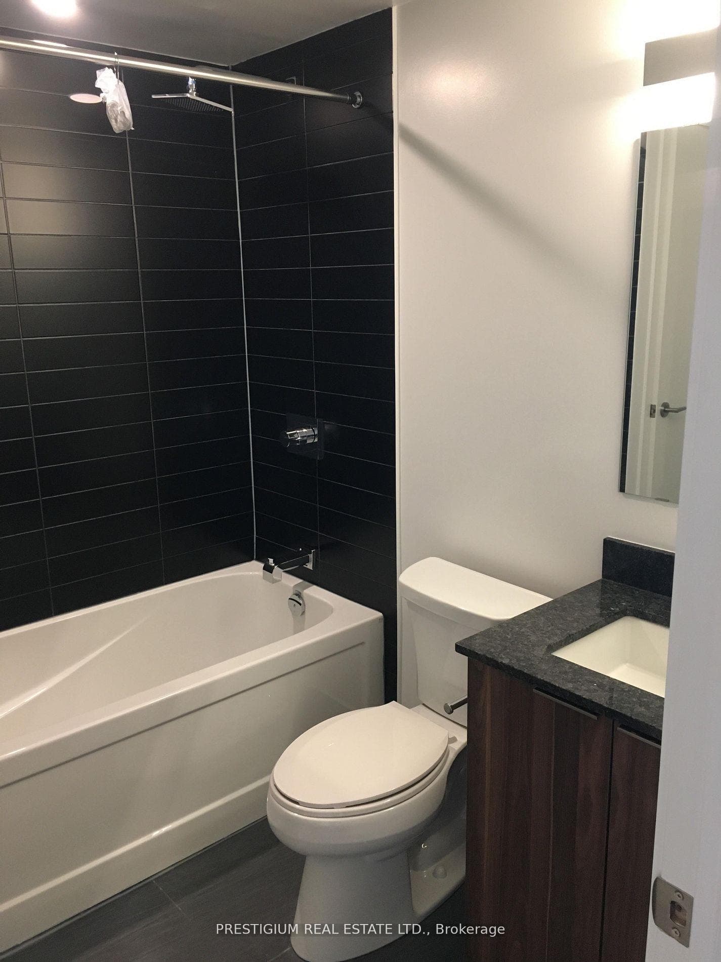 501 Yonge Street Unit 1601 photo 6