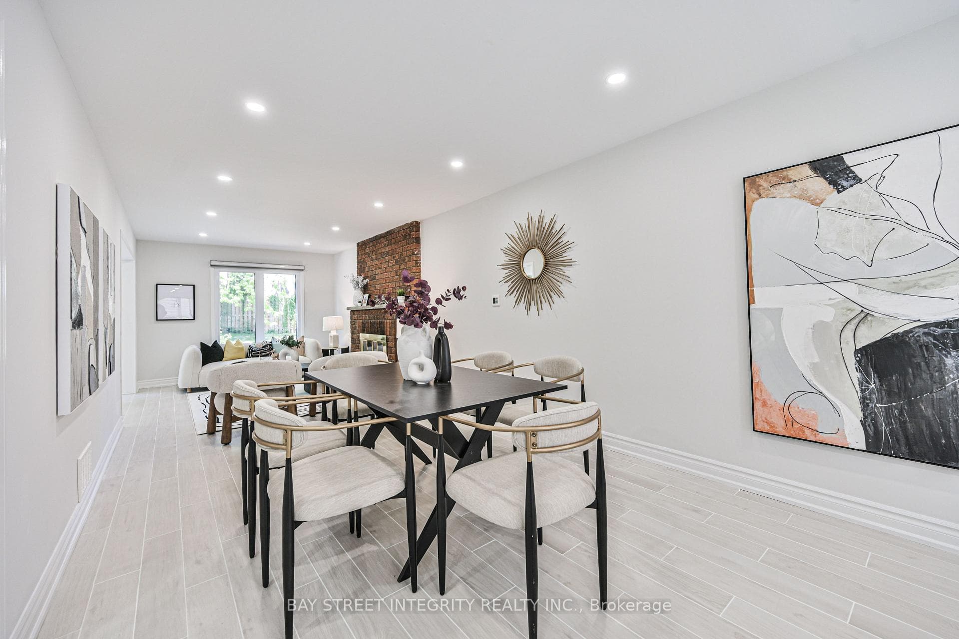 111 Michener Crescent photo 6