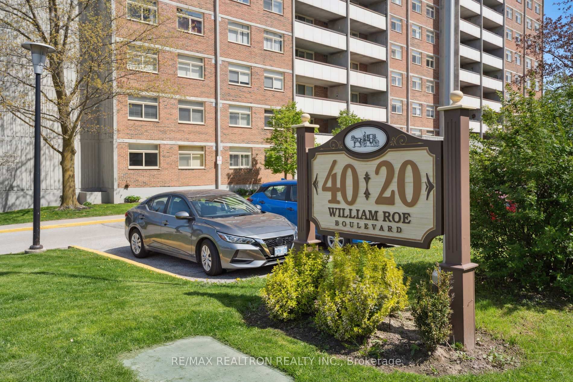 40 William Roe Boulevard Unit 806 photo 2