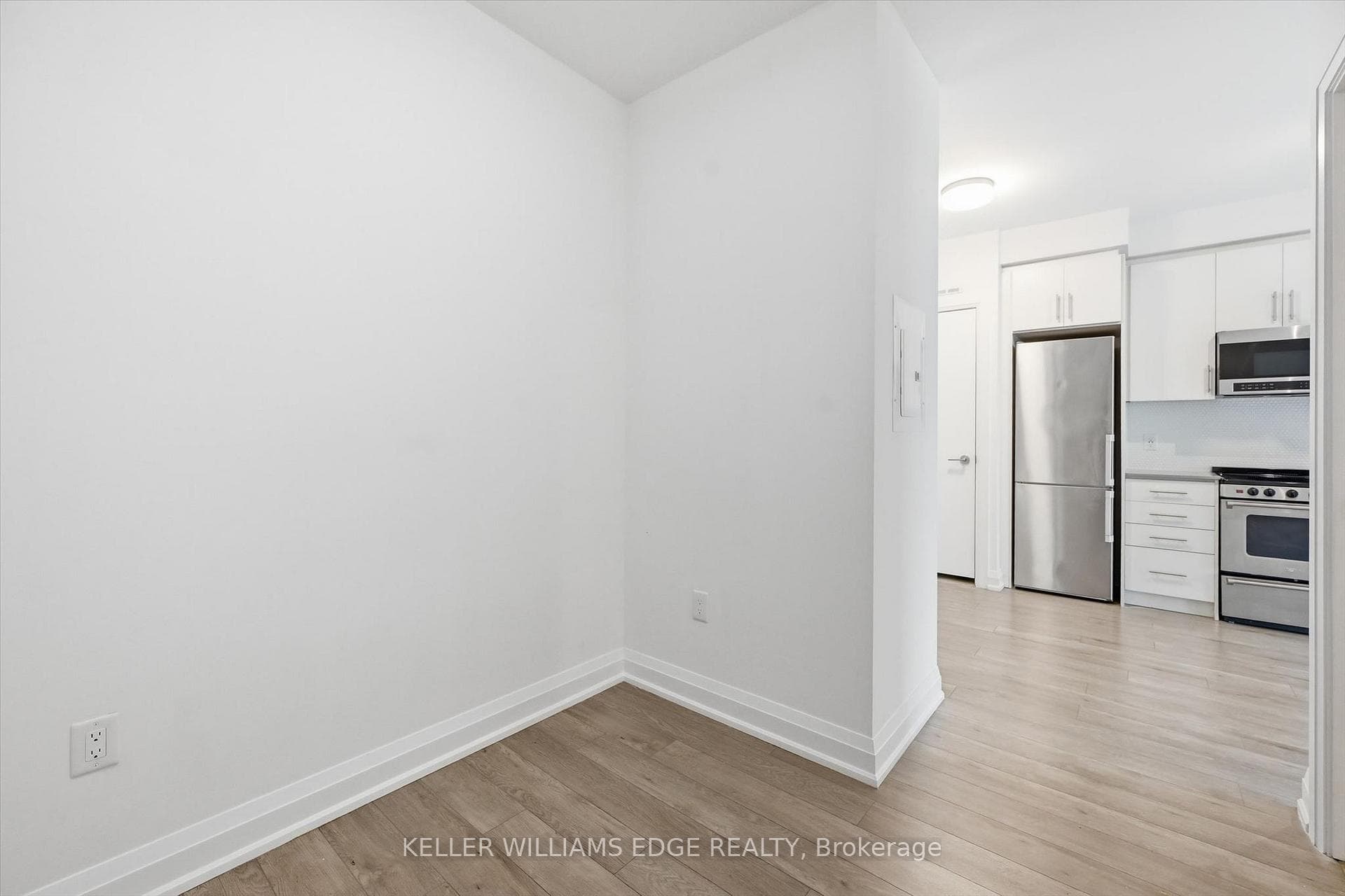 212 King William Street Unit 418 photo 19