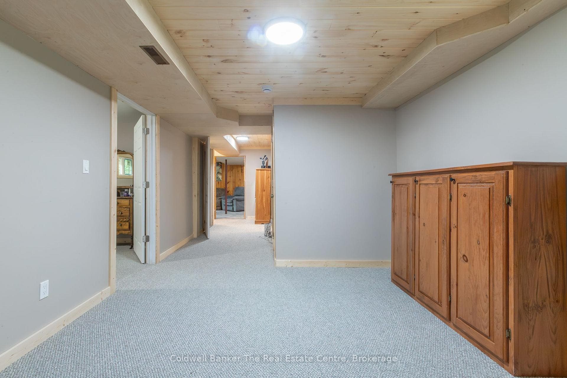78 Glencairn Crescent photo 31