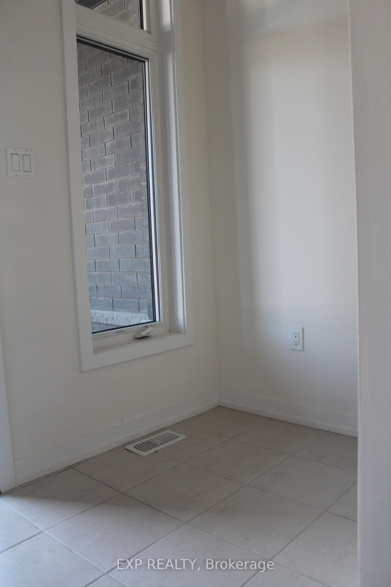1538 Hilson Heights photo 4