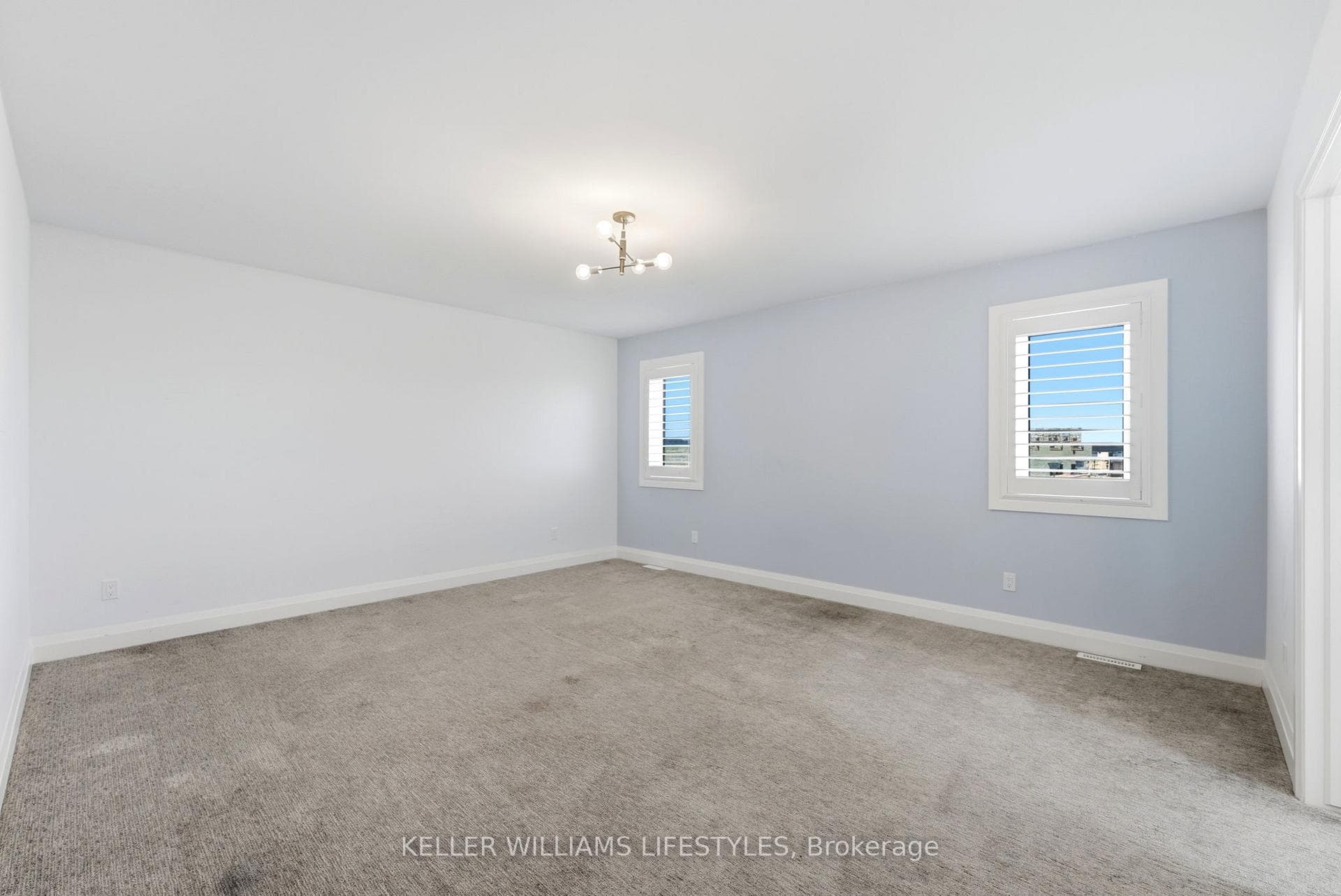 140 CRESTVIEW Drive photo 16