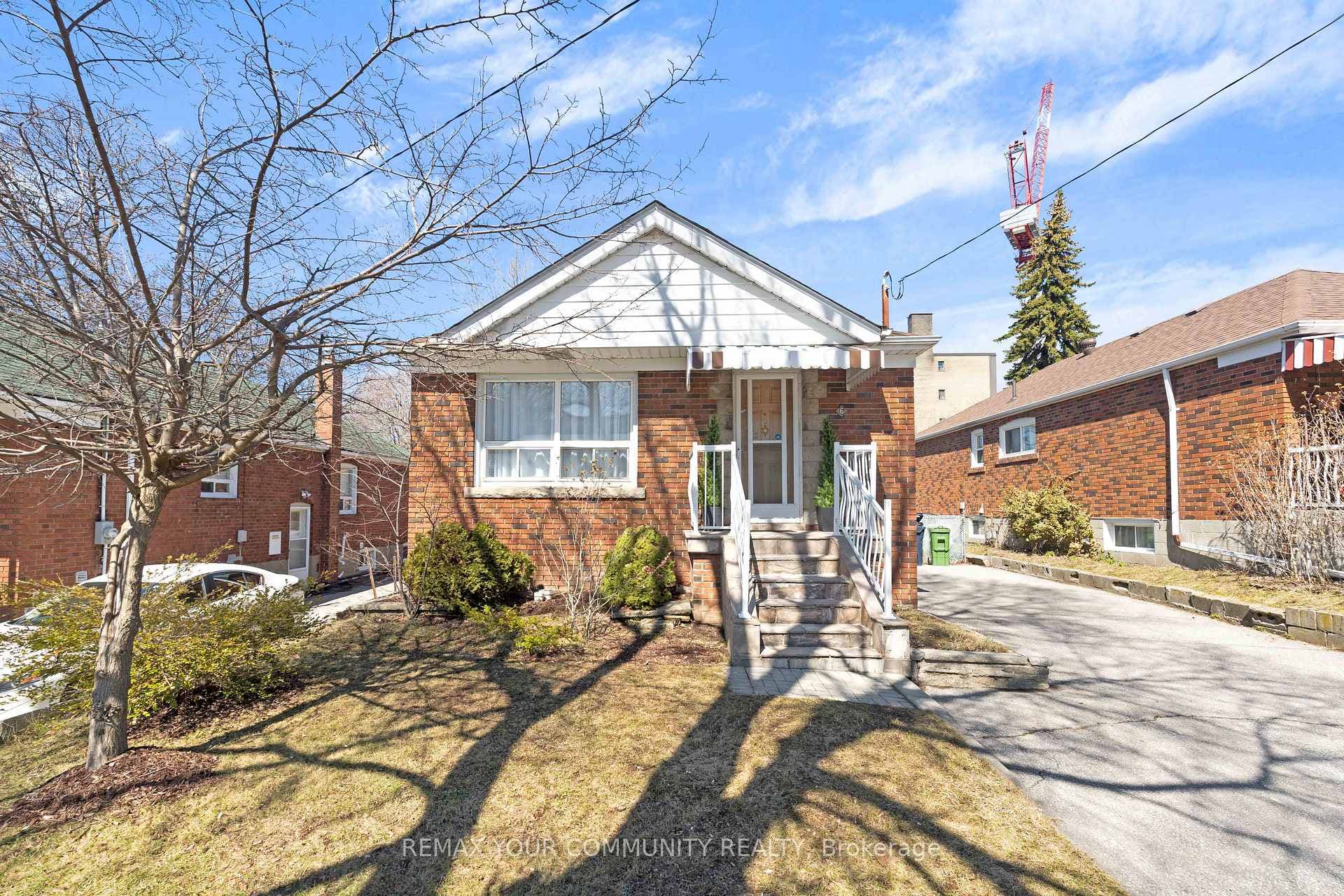 6 Janet Boulevard photo 34