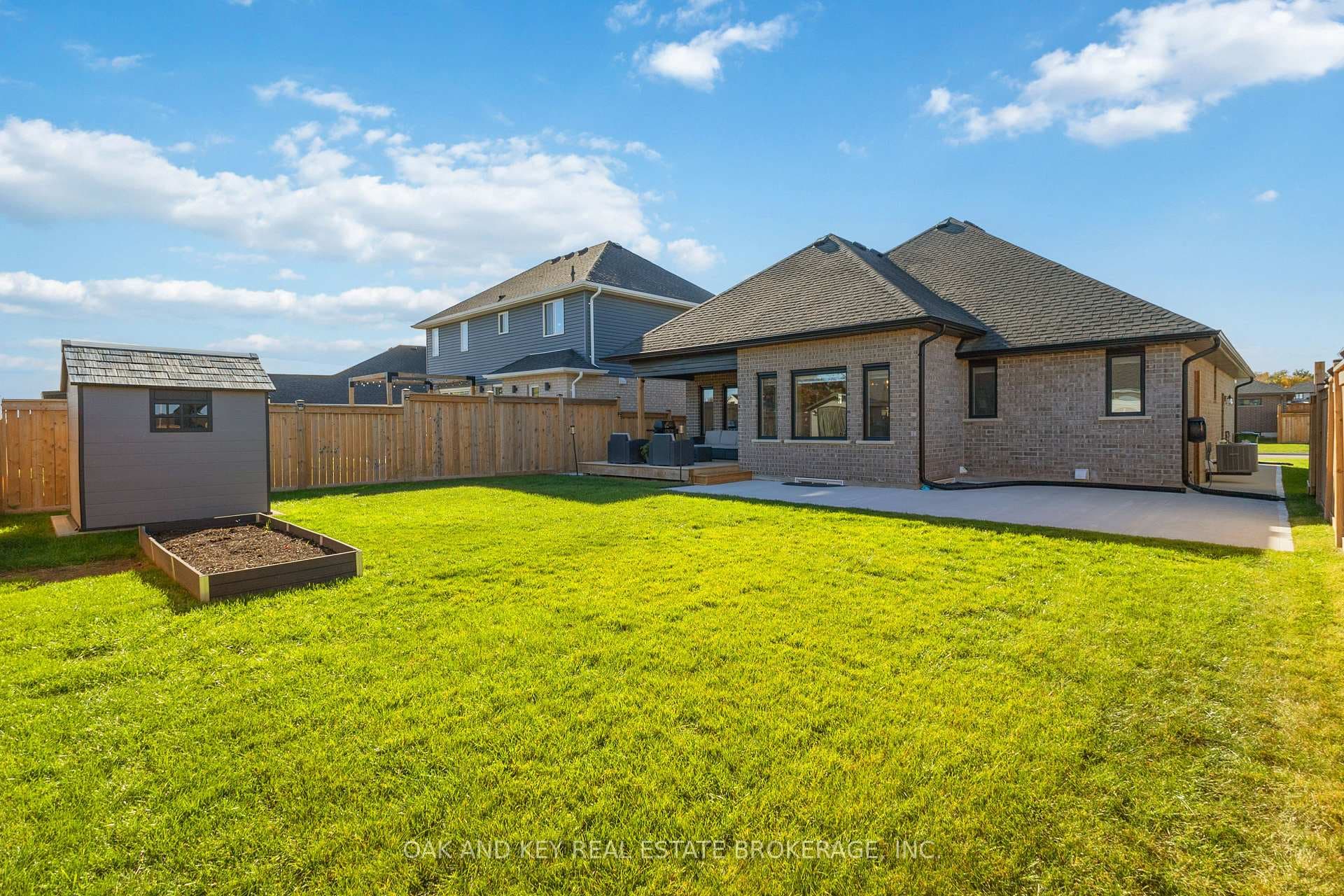 30 Harlequin Court photo 42