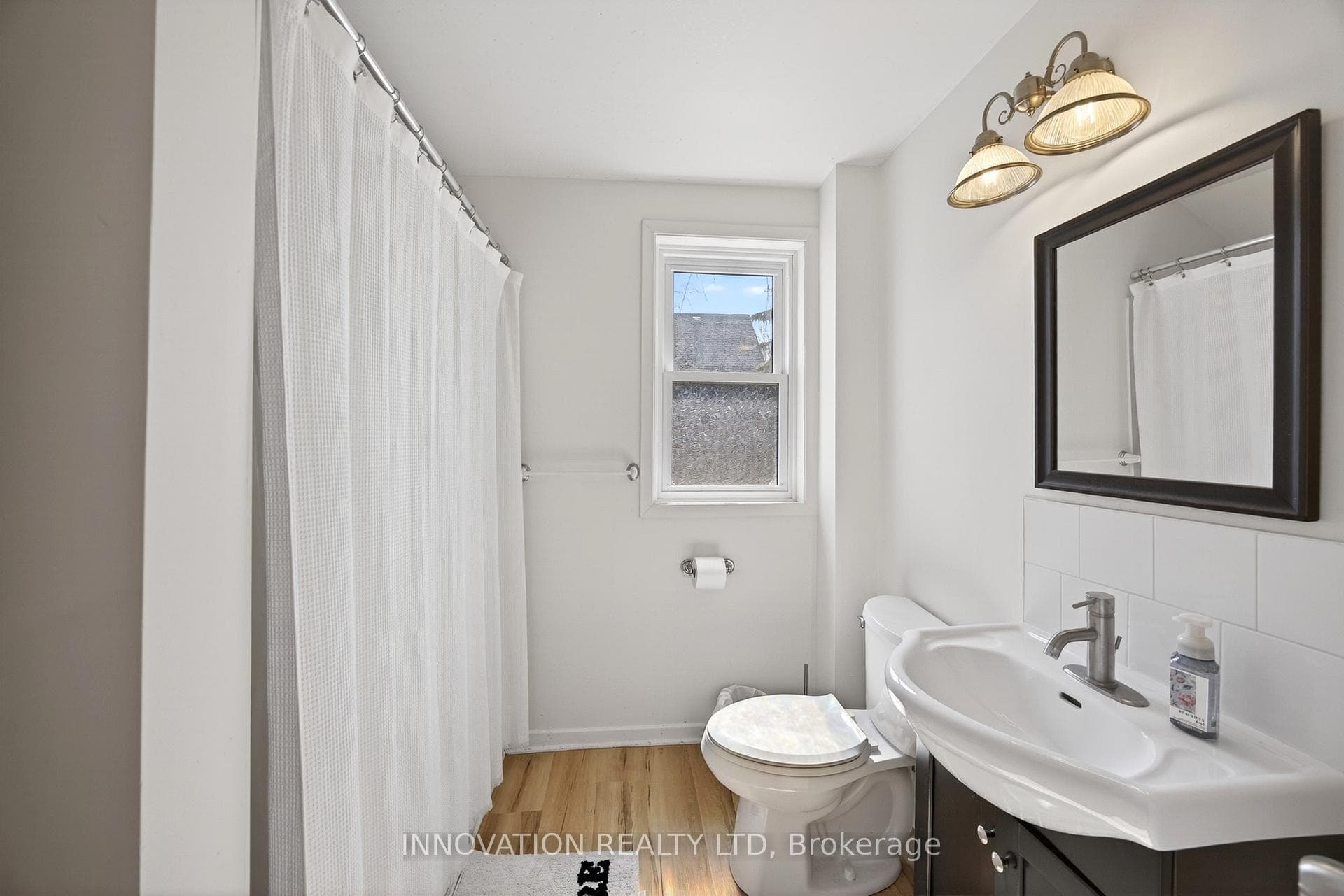 Unit 189 bathroom