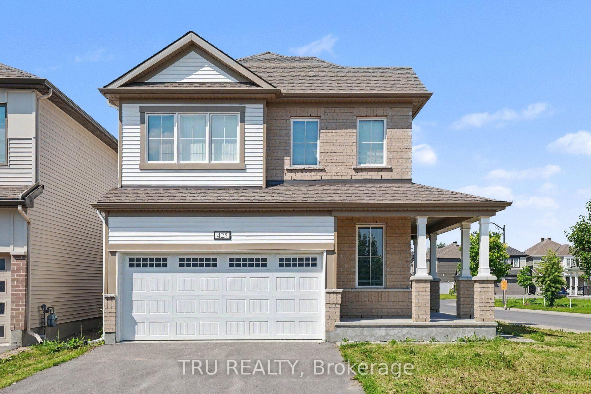 425 Aphelion Crescent photo 3
