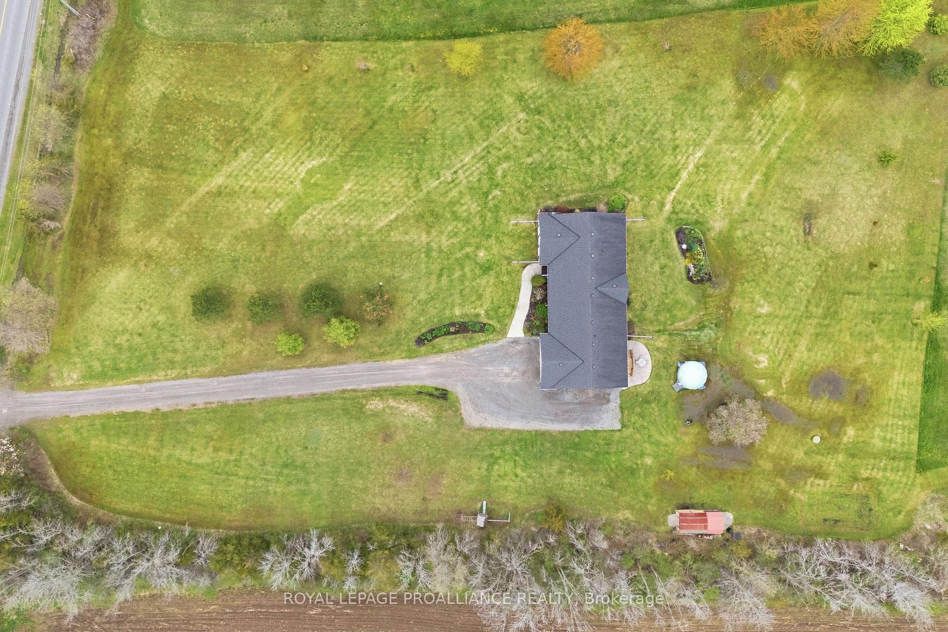 1489 Airport Parkway photo 43