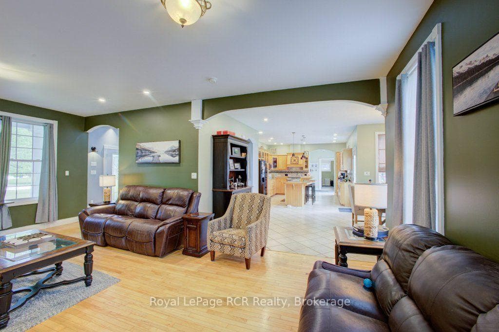 2020 John Street photo 14