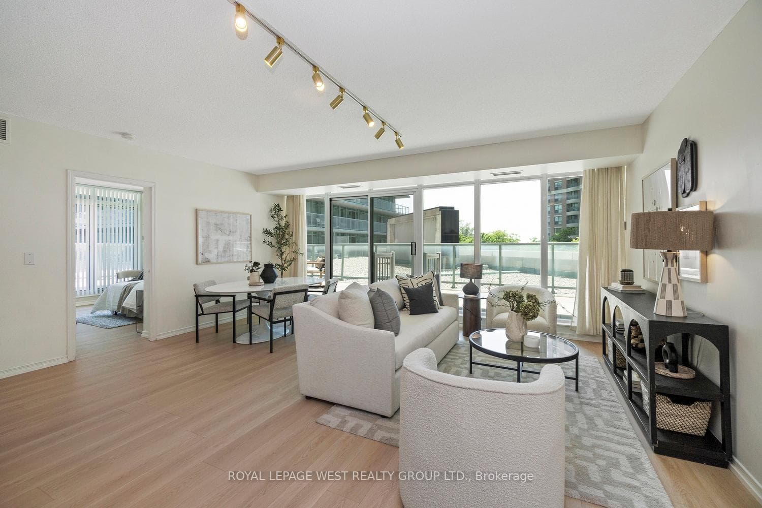 5508 Yonge Street Unit 202 photo 1