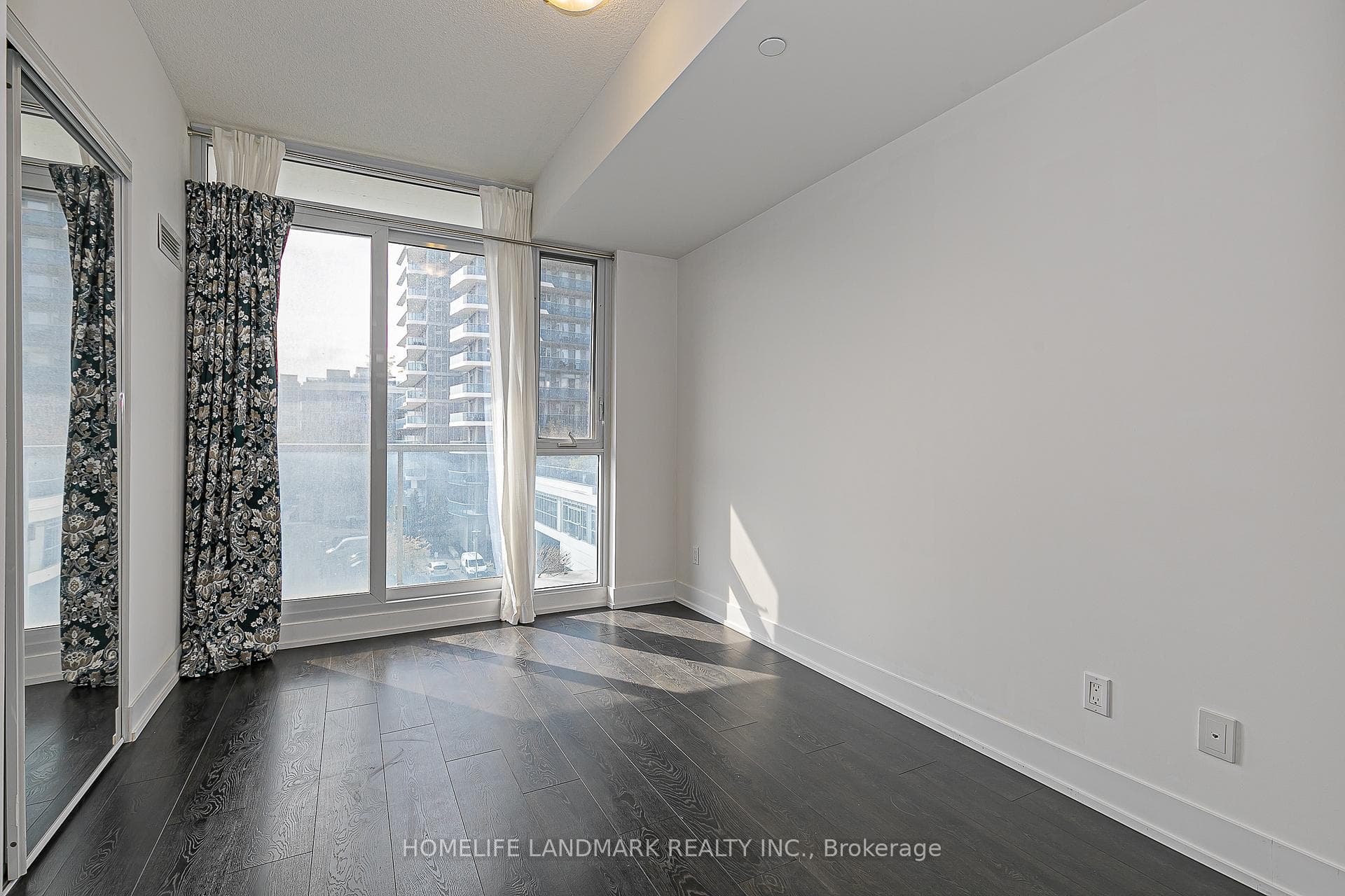 9471 Yonge Street Unit 503 photo 20
