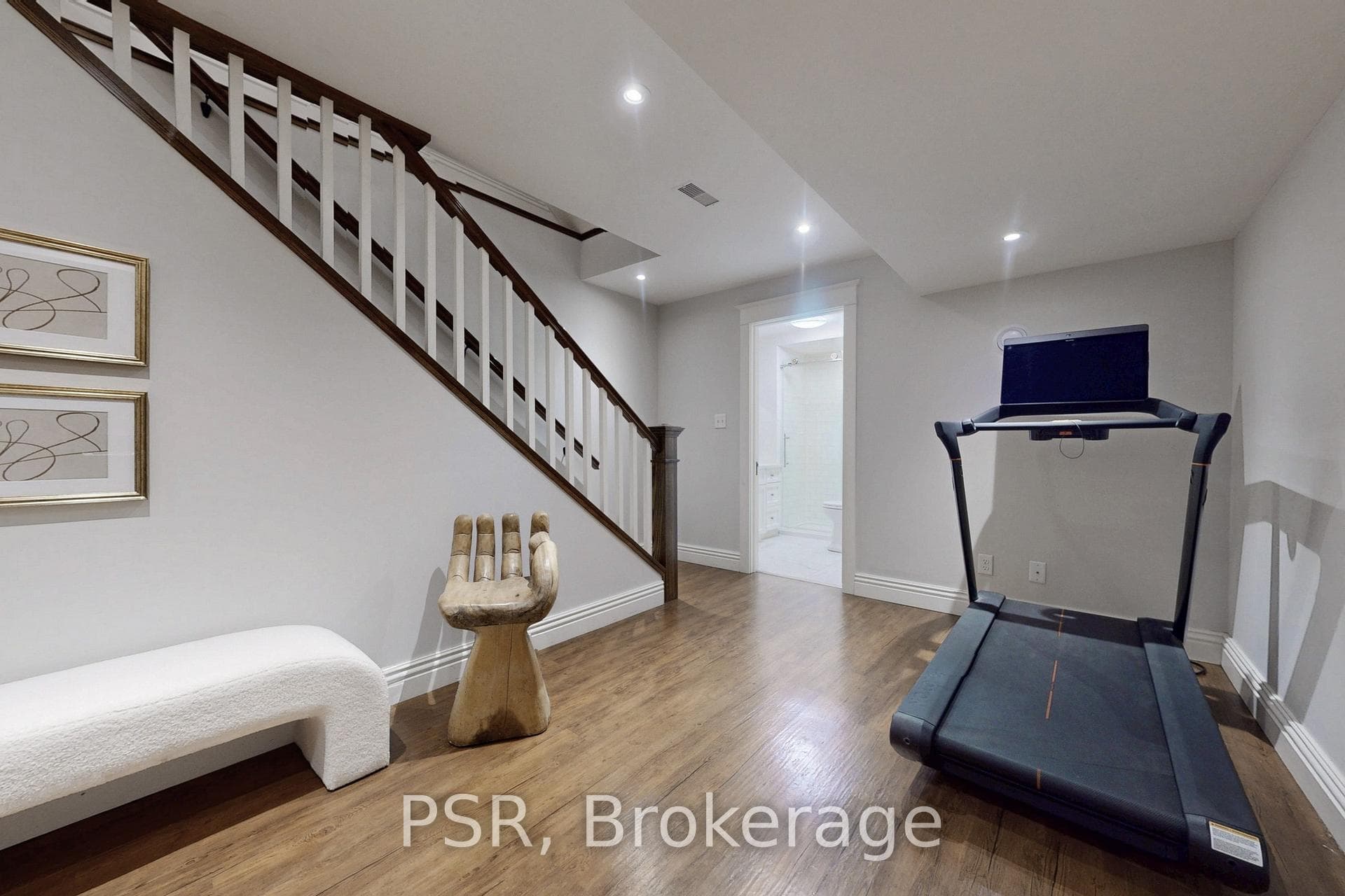 102 Glendale Avenue photo 39