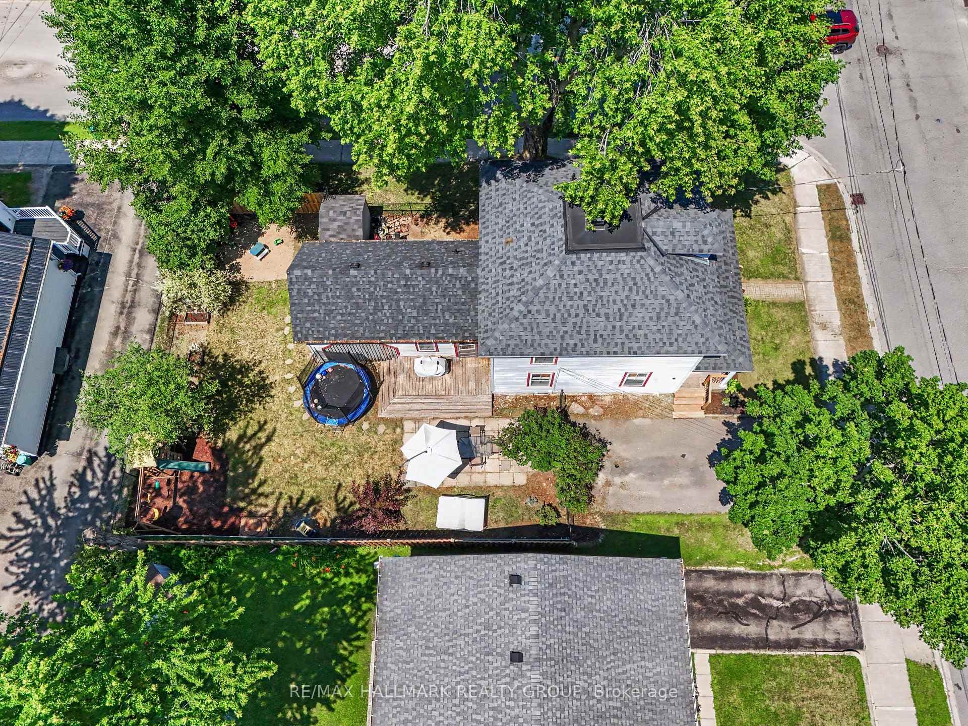 98 Drummond Street photo 41