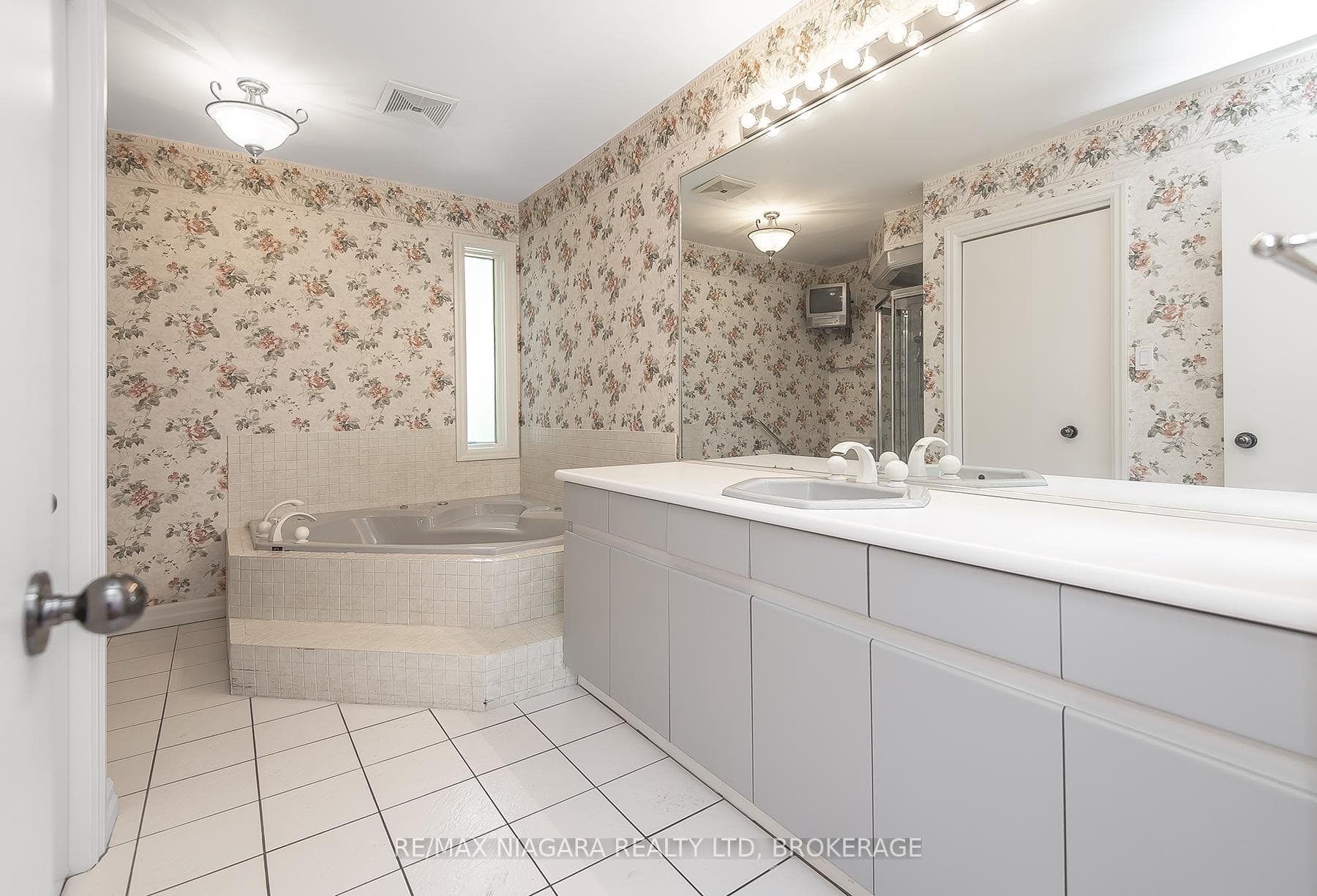 6254 Gore Street photo 15