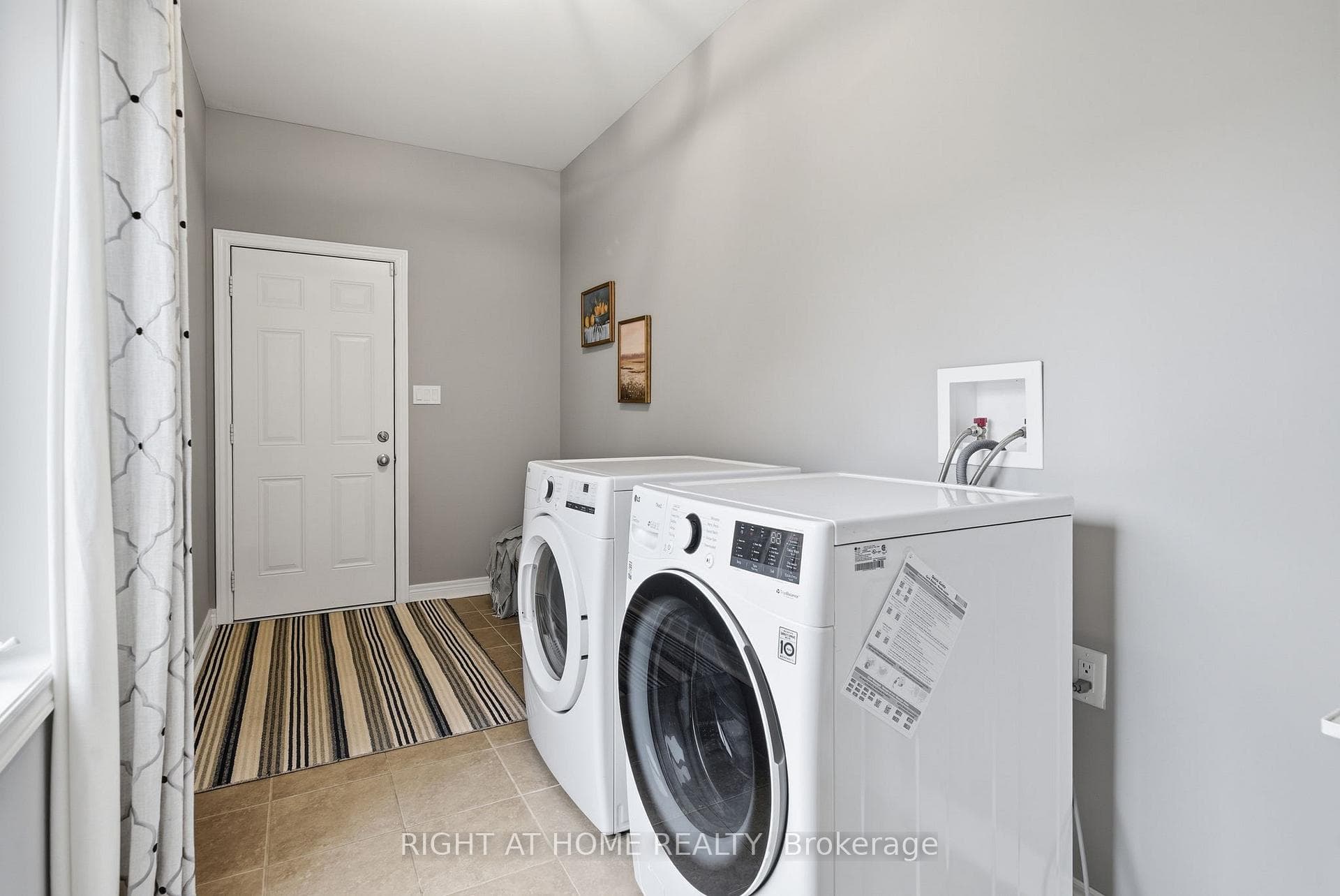 79 Ross Wright Avenue photo 31