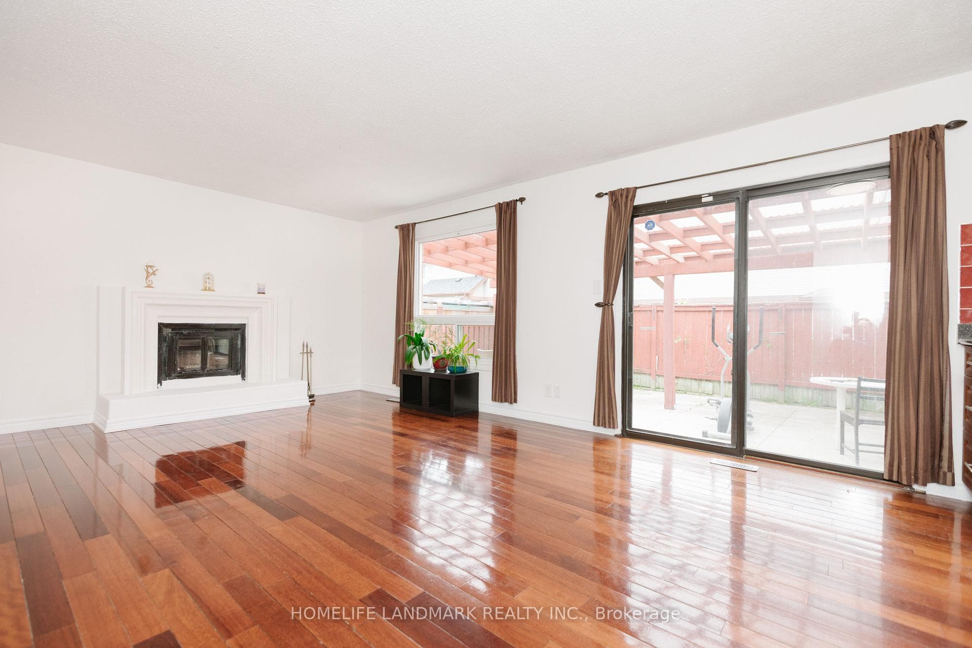 82 Dafoe Crescent photo 24