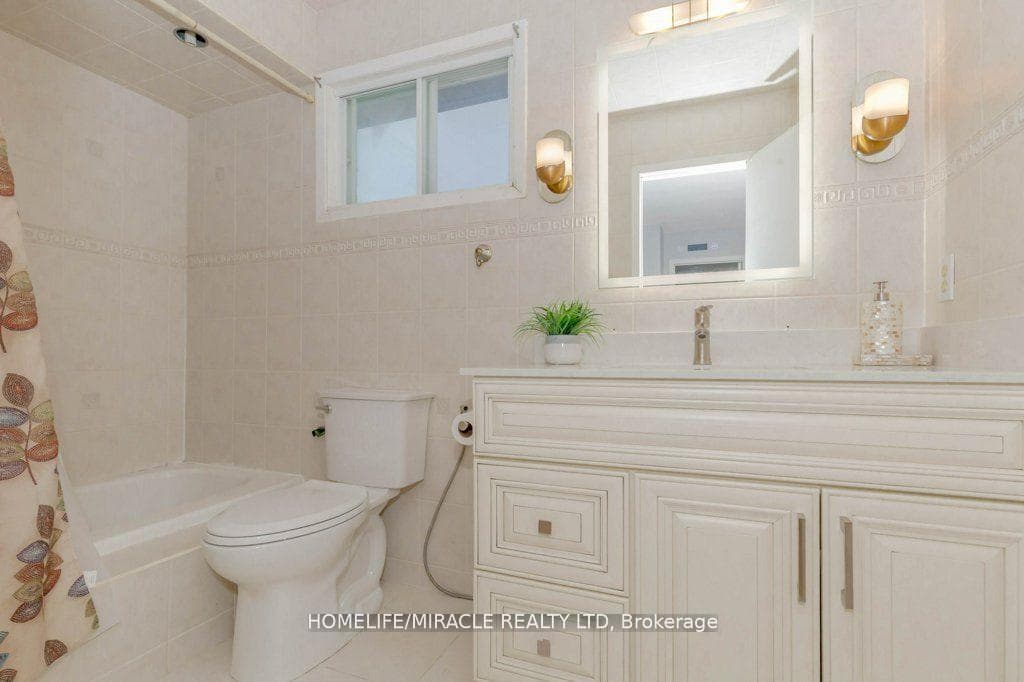 66 Ebby Avenue photo 25