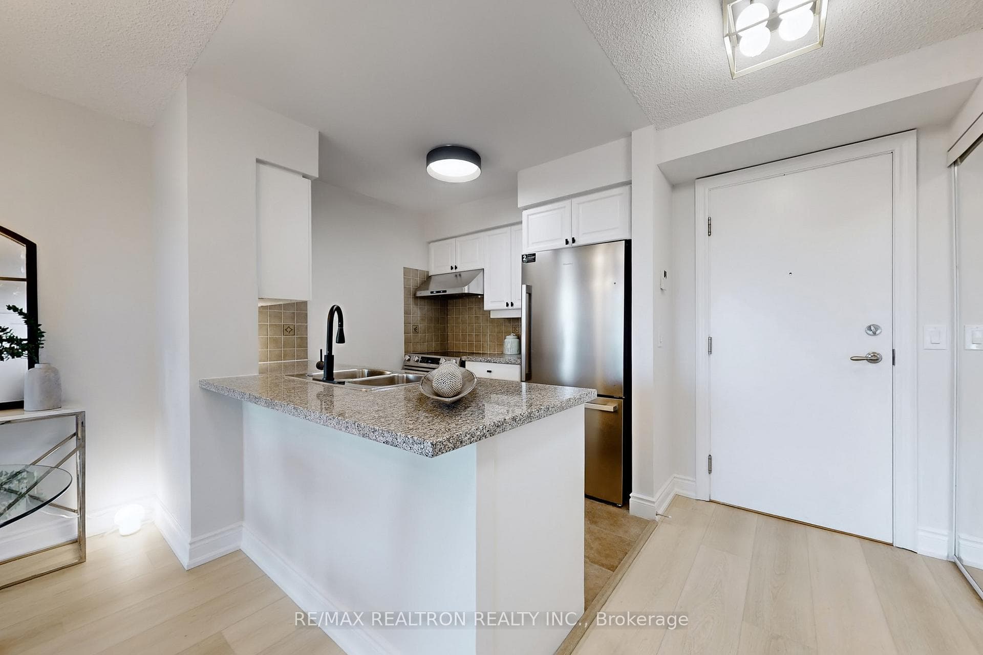15 Greenview Avenue Unit 2604 photo 12