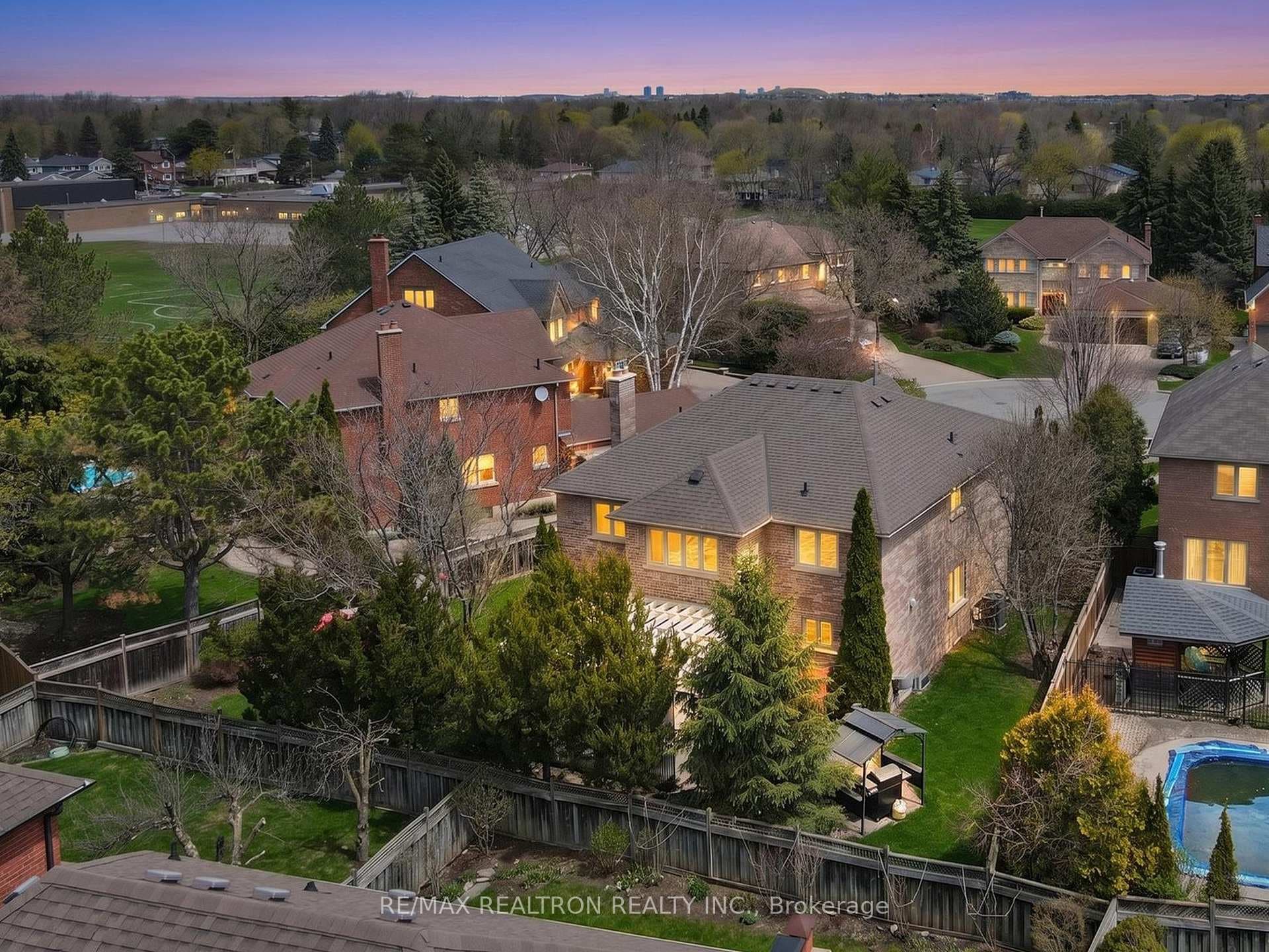 20 Amberwood Court photo 49