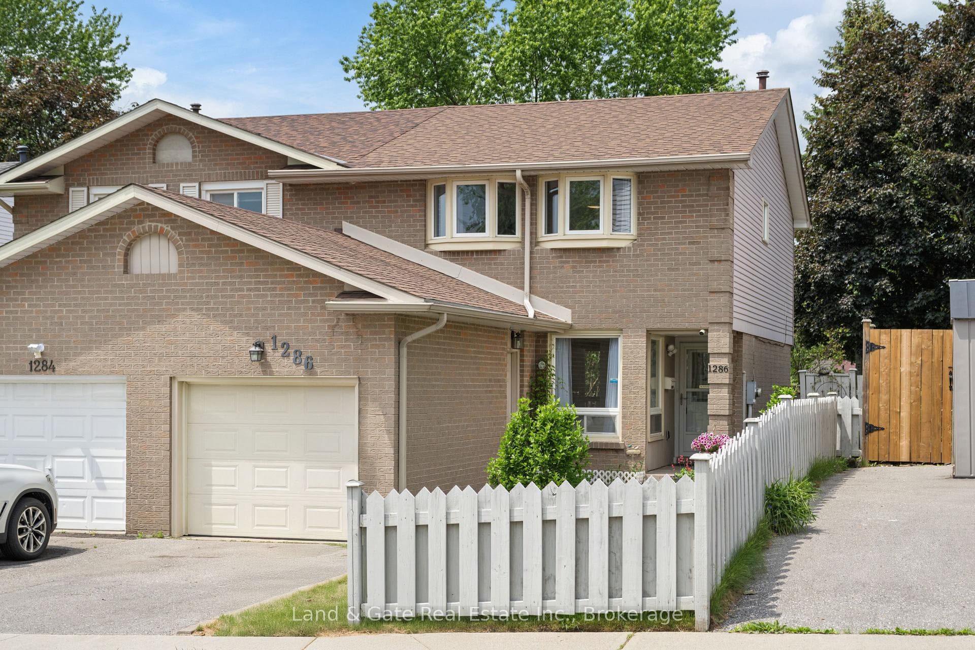 1286 Pinehurst Avenue photo 1