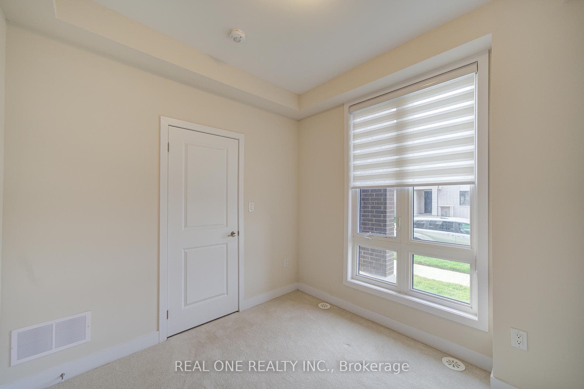 3073 Welsman Gardens photo 40