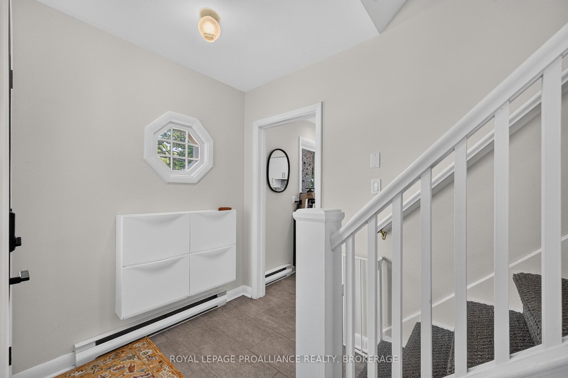 288 Yonge Street photo 4