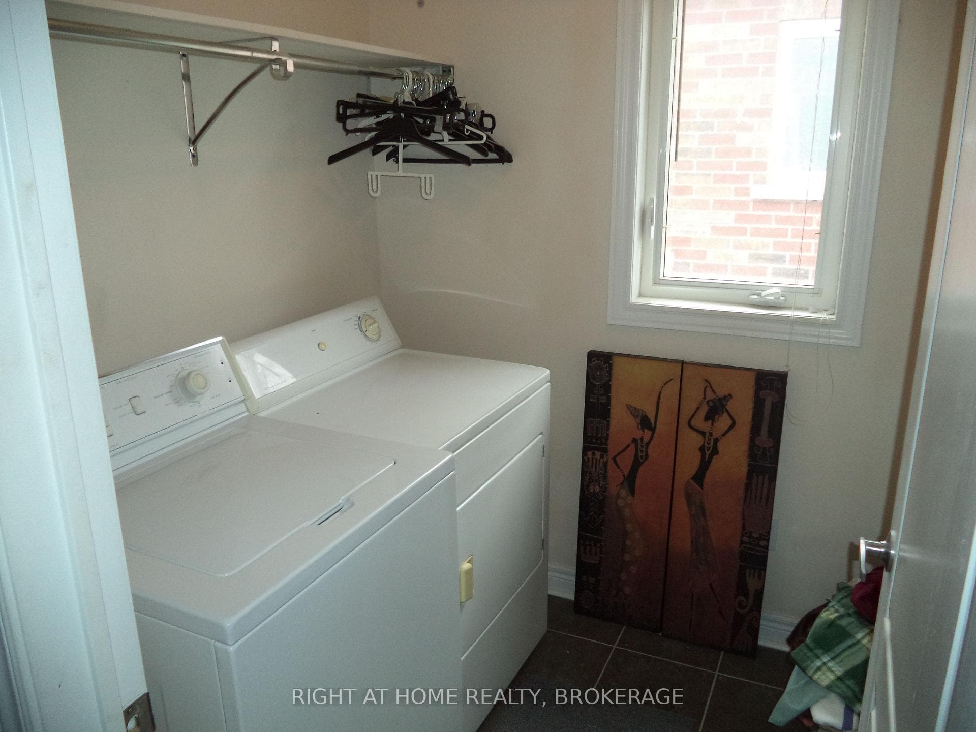 11 Colonel Lyall Street photo 32