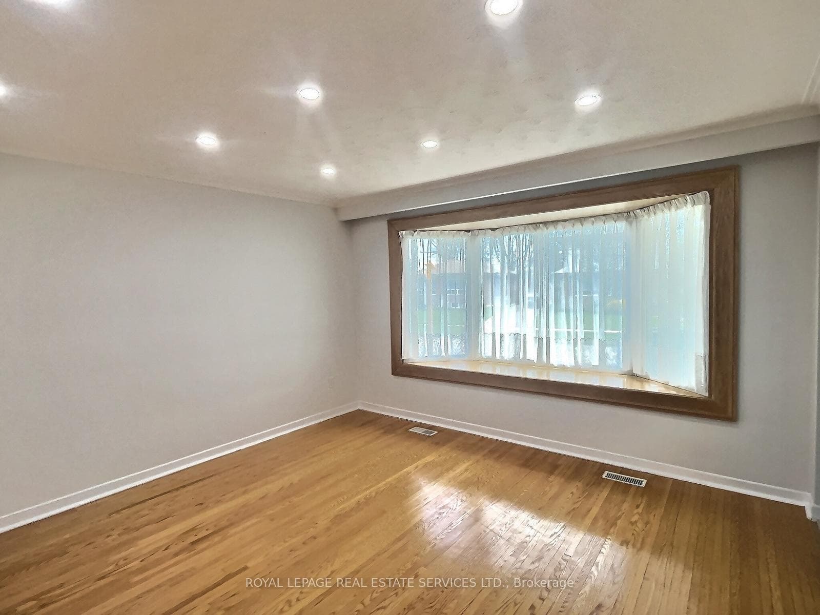 46 Jarwick Drive photo 4