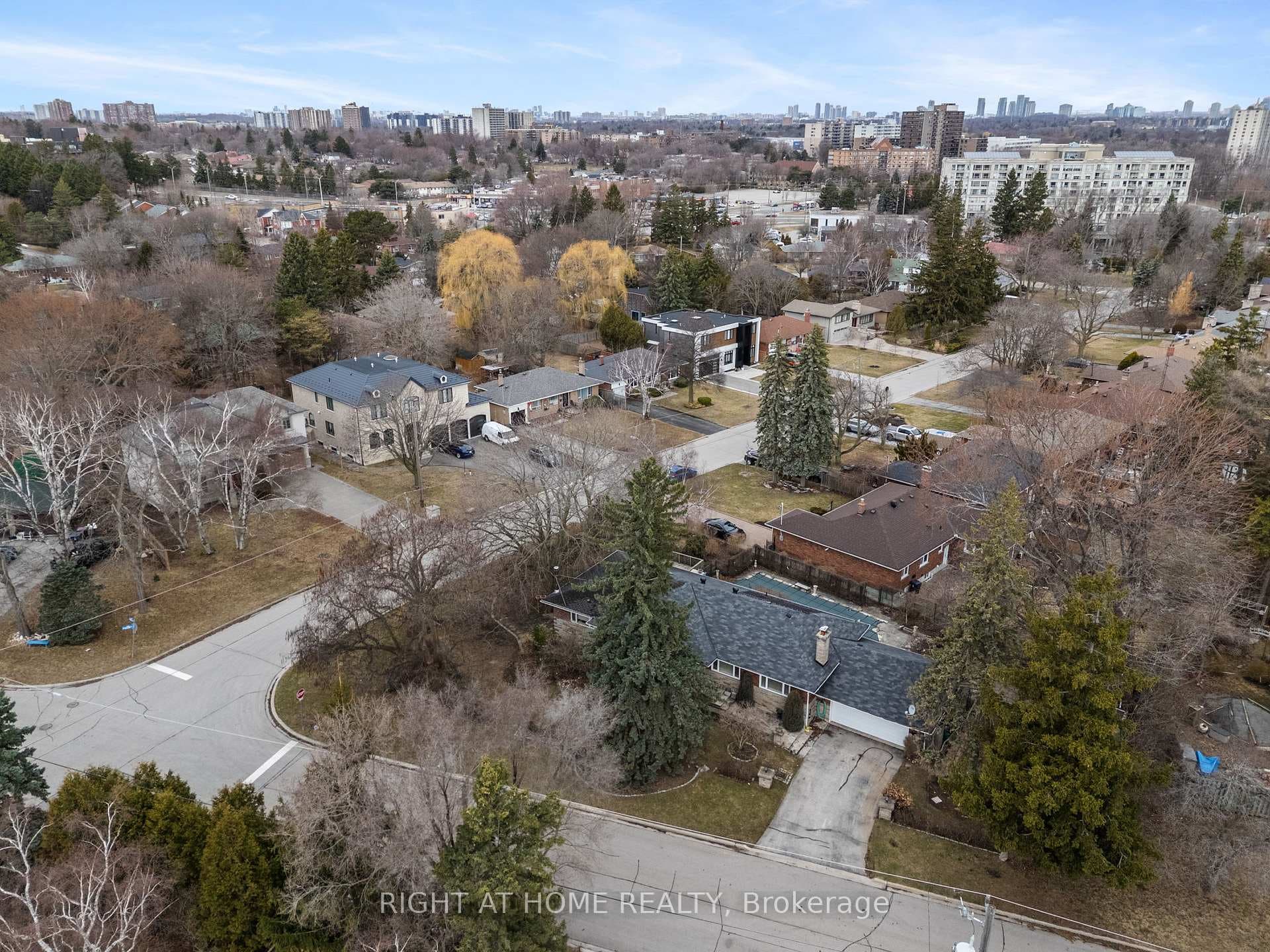 36 Brinloor Boulevard photo 32
