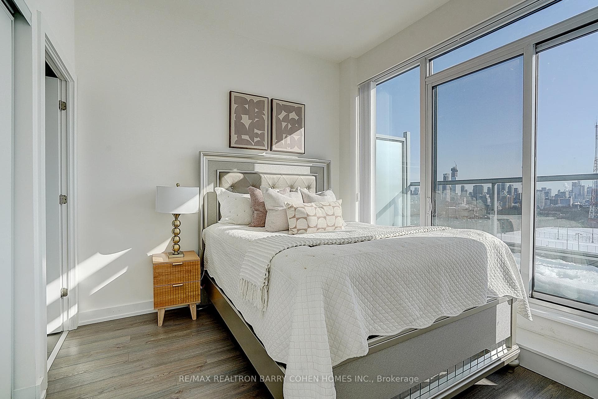 6 Parkwood Avenue Unit 806 photo 14
