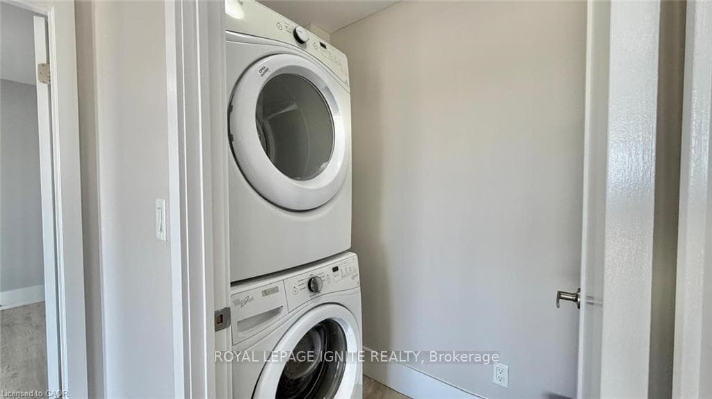 1 Victoria Street Unit 1712 photo 4