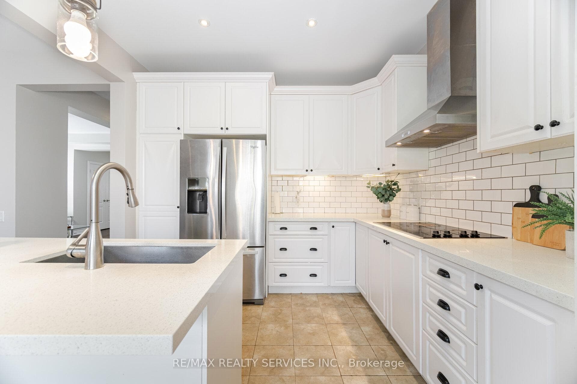 9 Meadowcreek Road photo 16