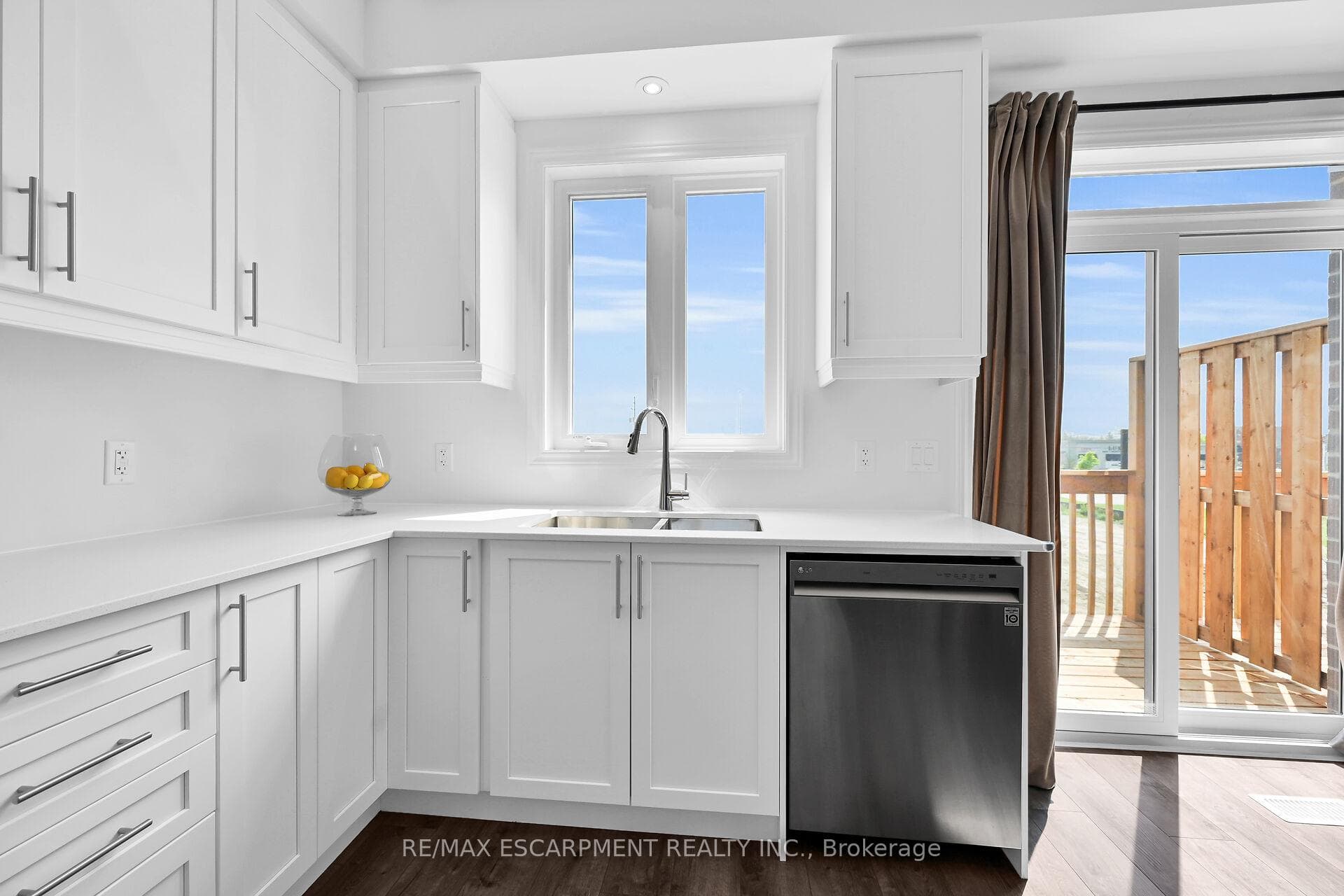 61 Soho Street Unit 42 photo 2