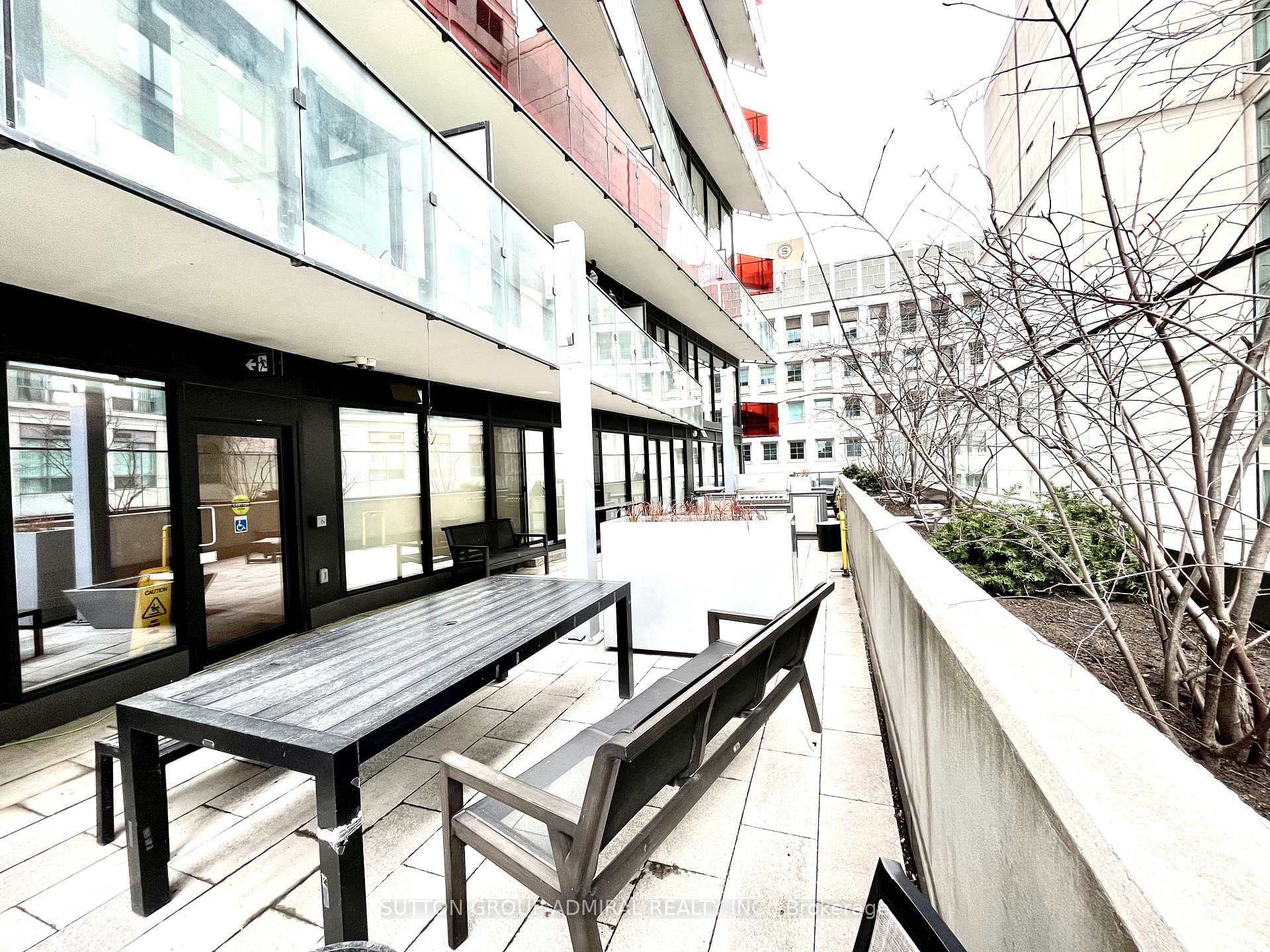 215 Queen Street Unit 912 photo 14