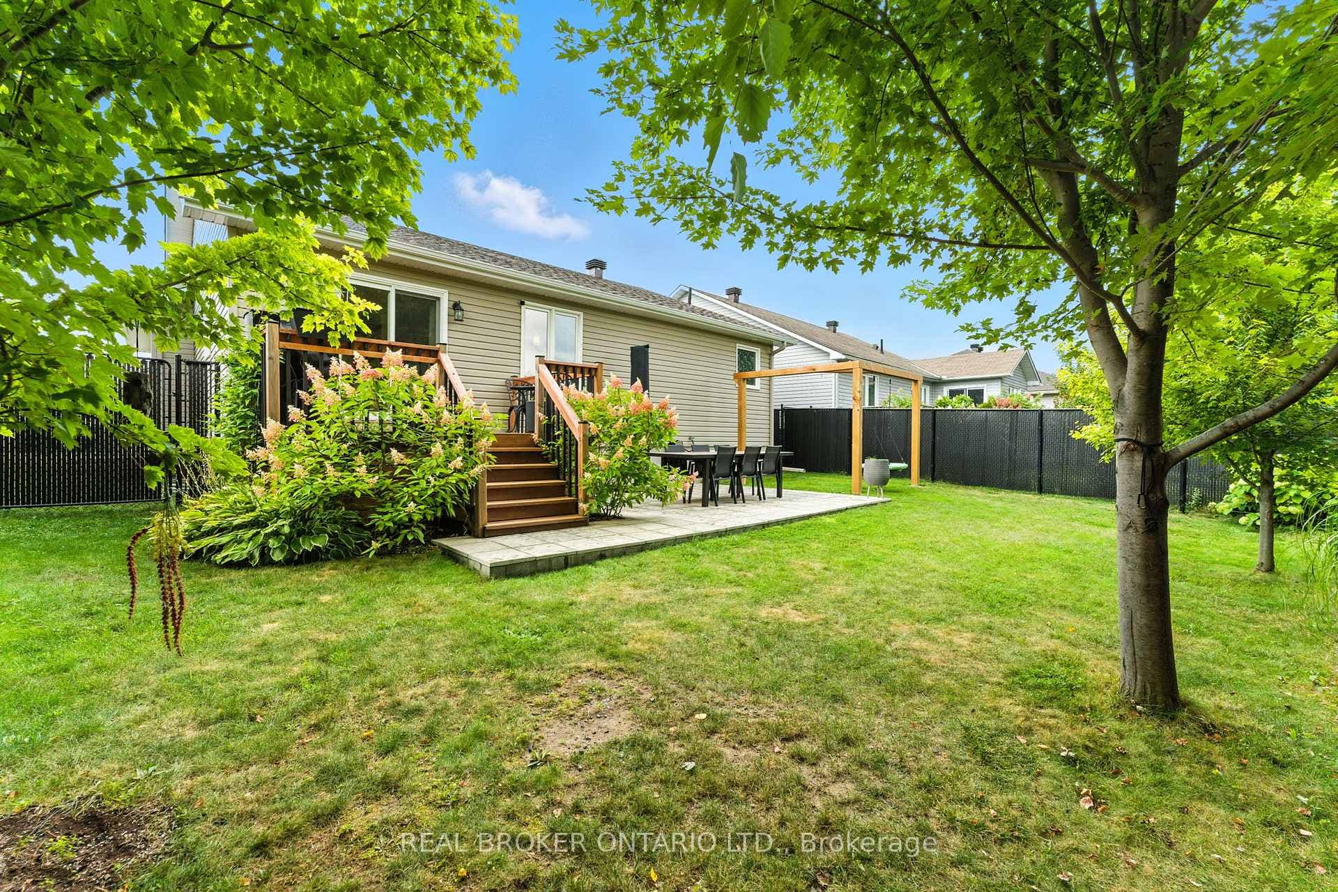 133 Raina Way photo 40