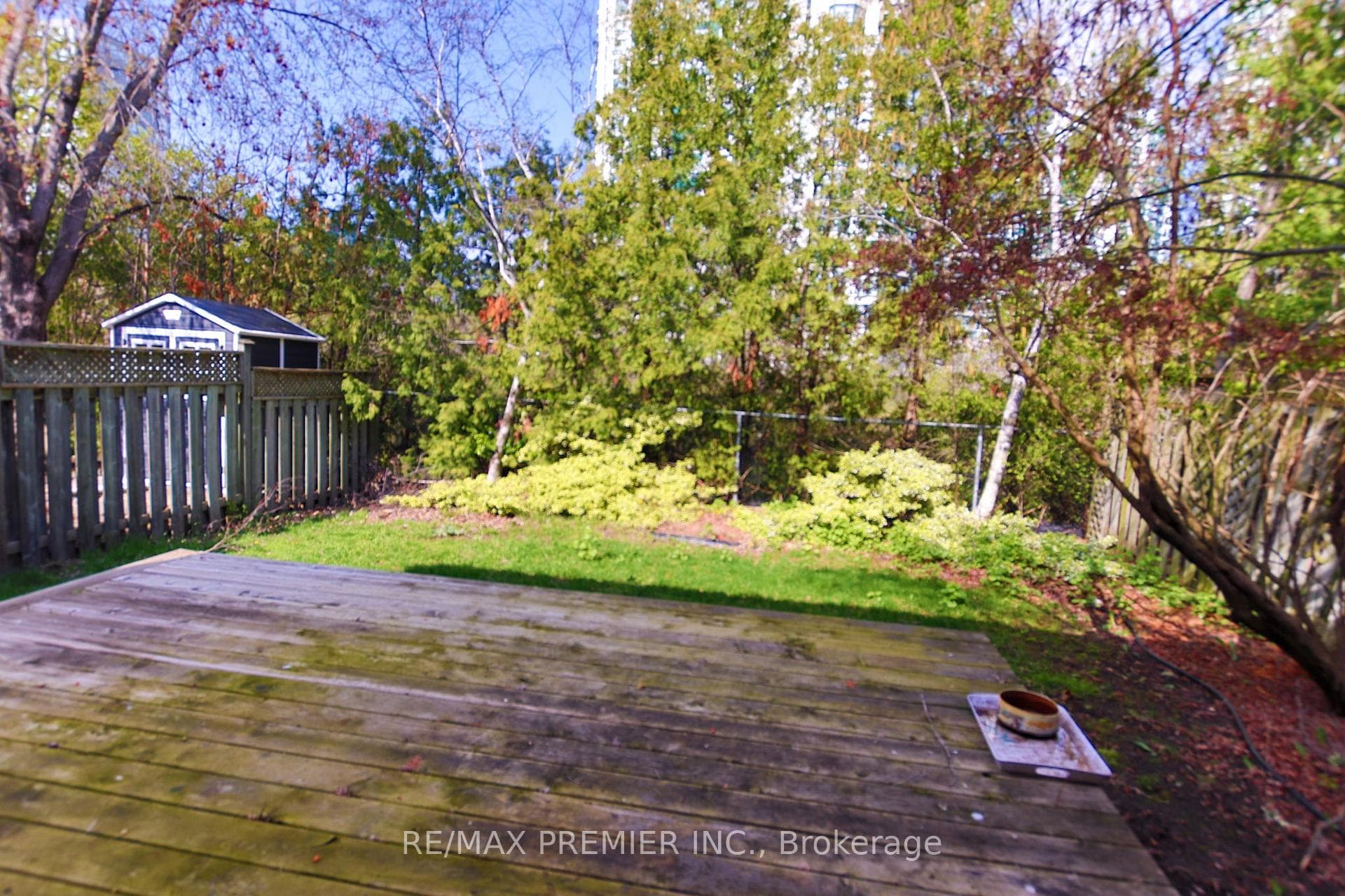4352 Jenkins Crescent photo 24