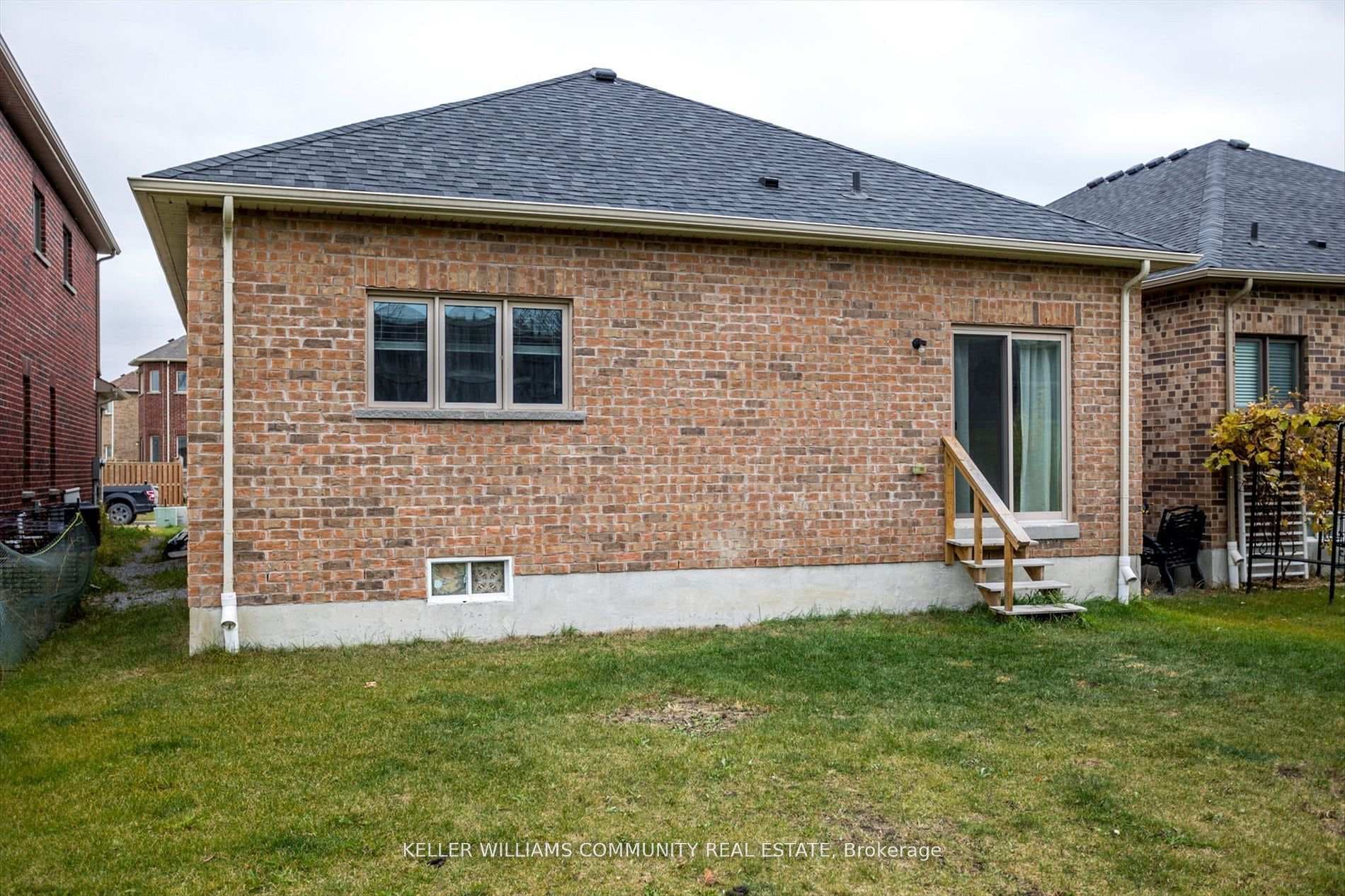 82 Terry Clayton Avenue photo 27