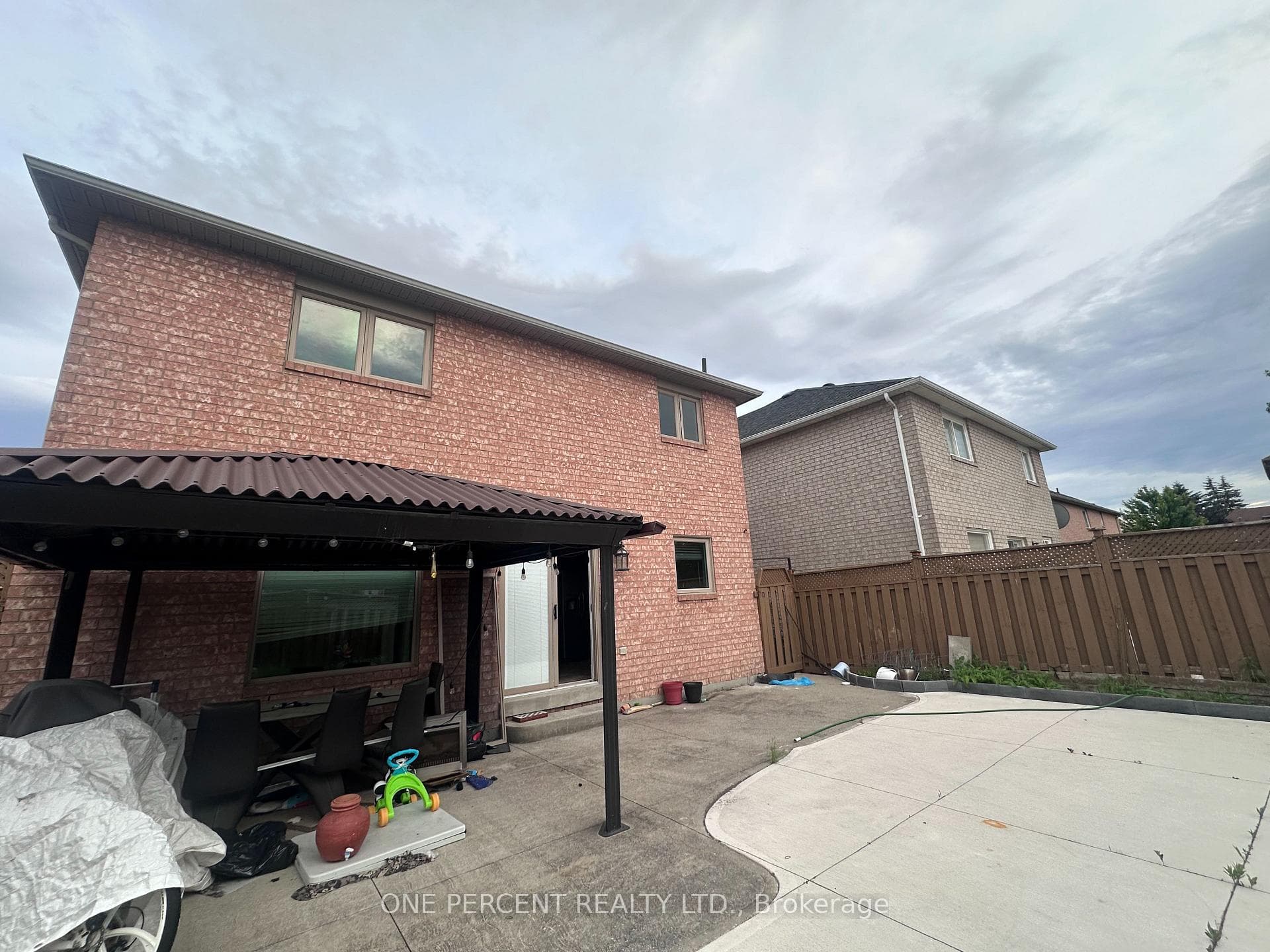 15 Beaverhall Road photo 3