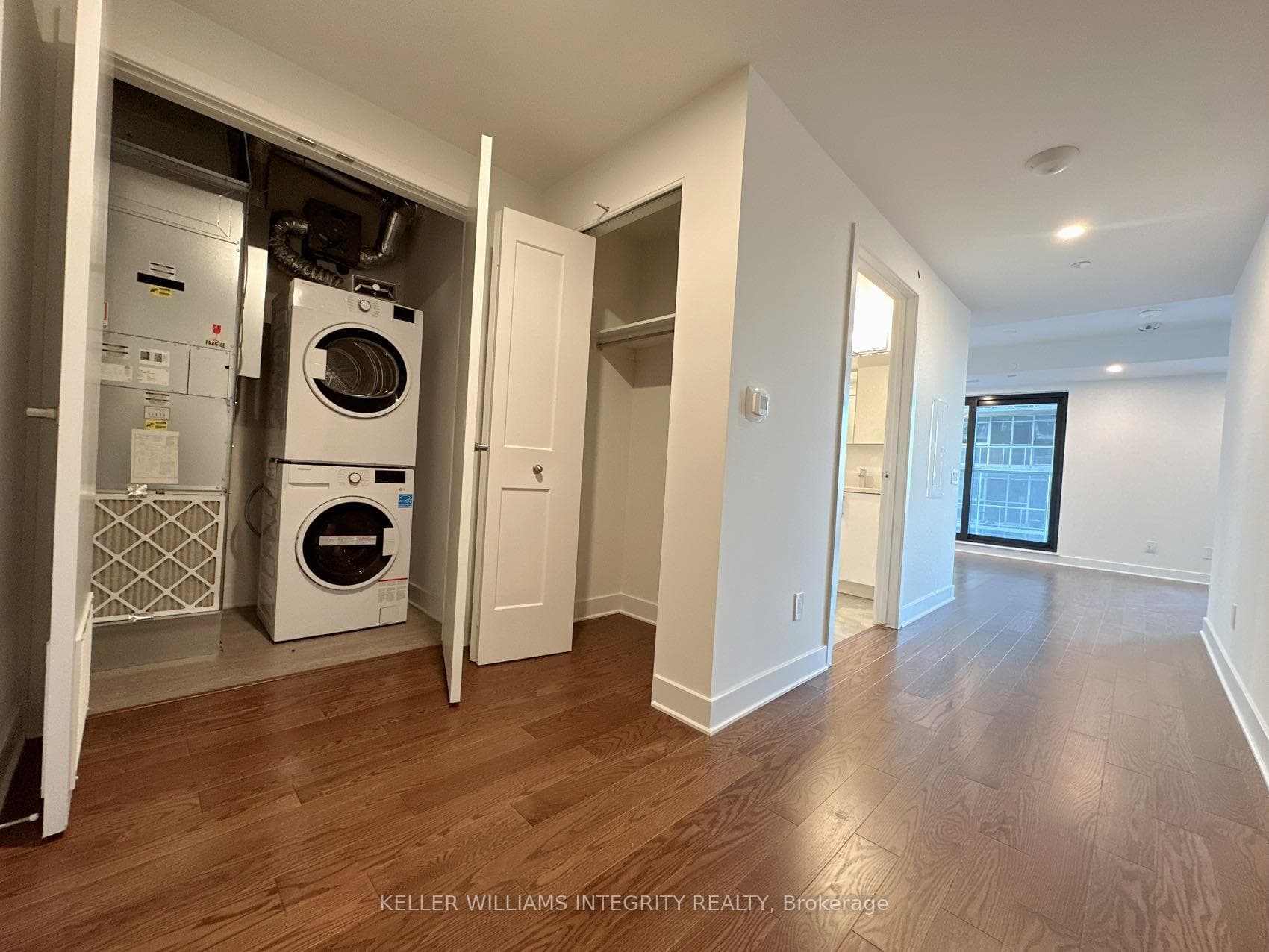 180 George Street Unit 706 photo 4