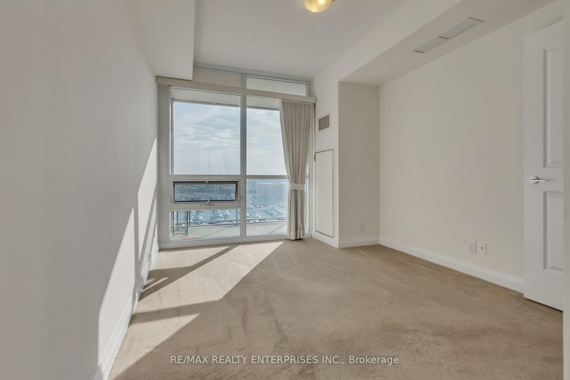 1055 Southdown Road Unit 914 photo 26