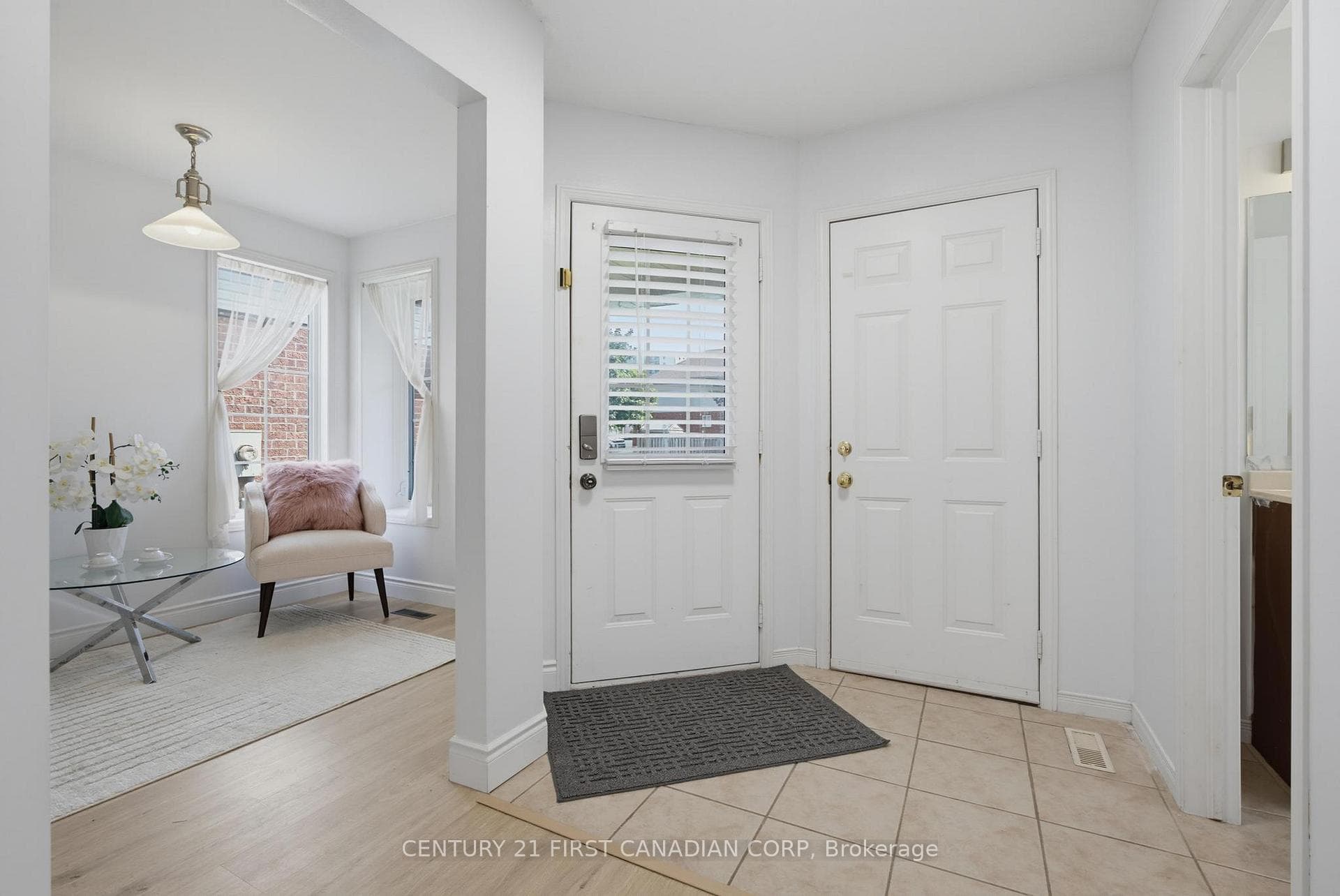761 BLACKSMITH Street photo 5